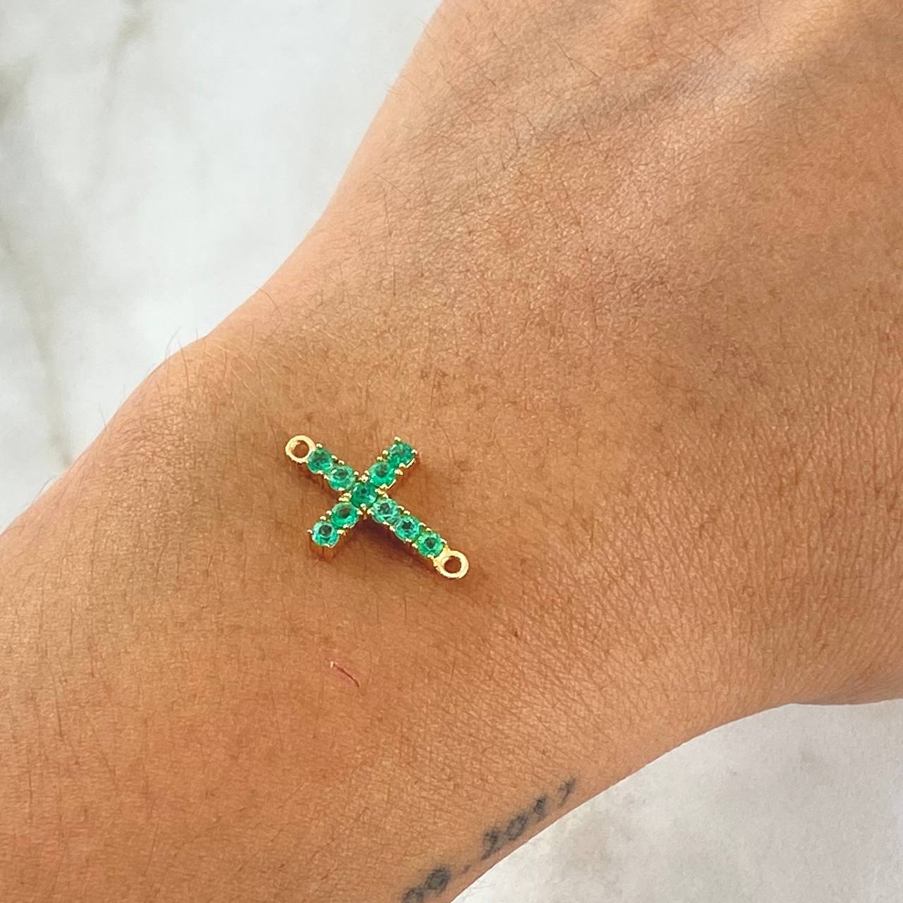 Charm Crúz Tupida 0.9gr / 1.8cm / Emeralds 33pts  Yellow Gold 18K (Jewel) ©