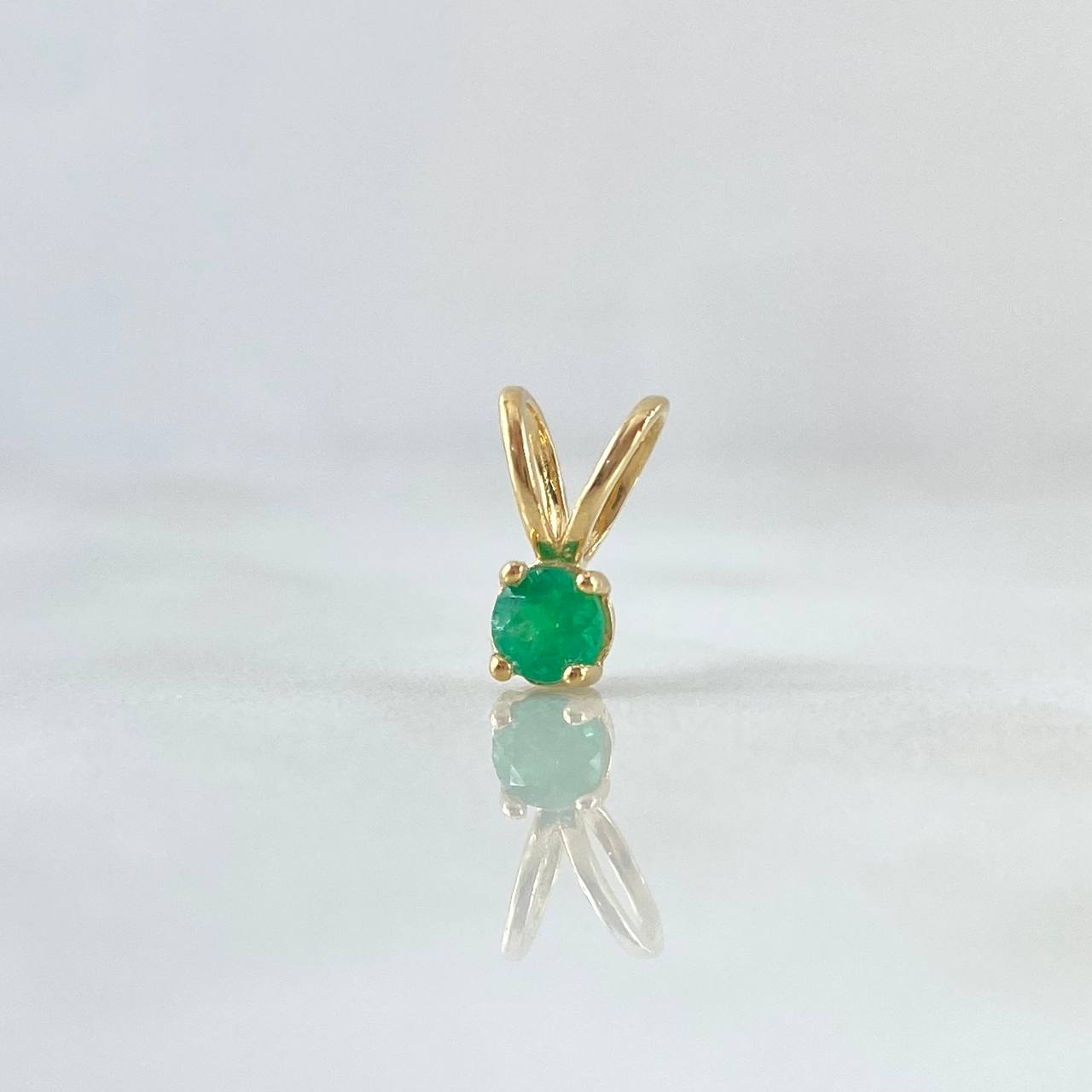 Dije Piedra Regalo 0.45gr / 0.8cm / Esmeraldas 18pts Oro Amarillo 18K (Joya) ©