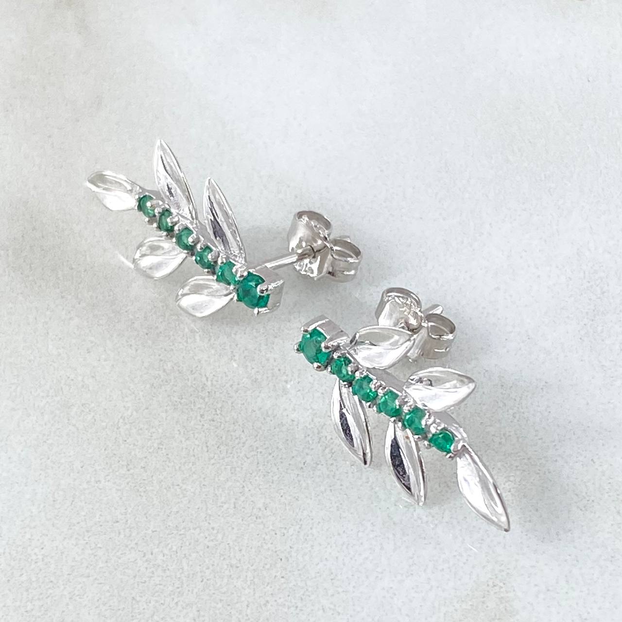 Topos Hojas de Muerdago 2.5gr / 2cm / Esmeraldas 30pts Oro Blanco 18K (Joya) ©