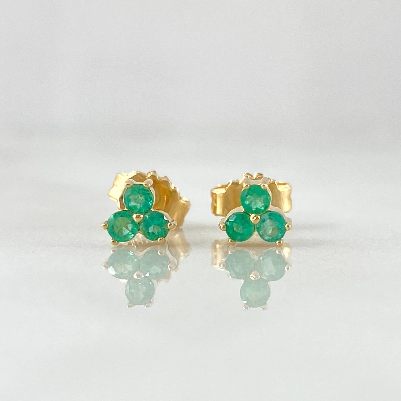Stud Earrings Trio  1gr / 4.6mm Emeralds 19pts Yellow Gold 18K (Jewel) ©