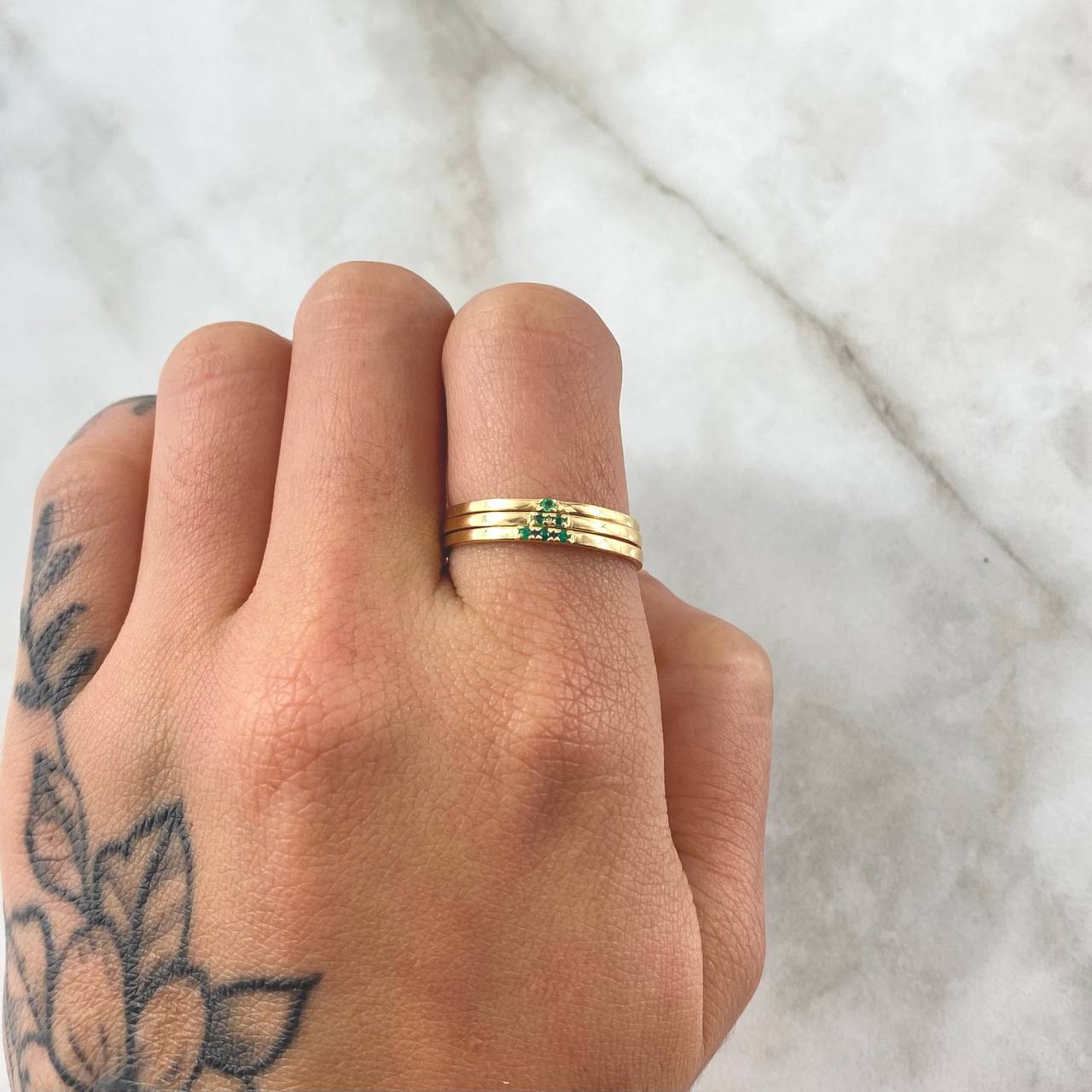Triple Sequential Ring 3.1gr / T7 3/4 / Emeralds 18pts Yellow Gold 18K (Jewel) ©