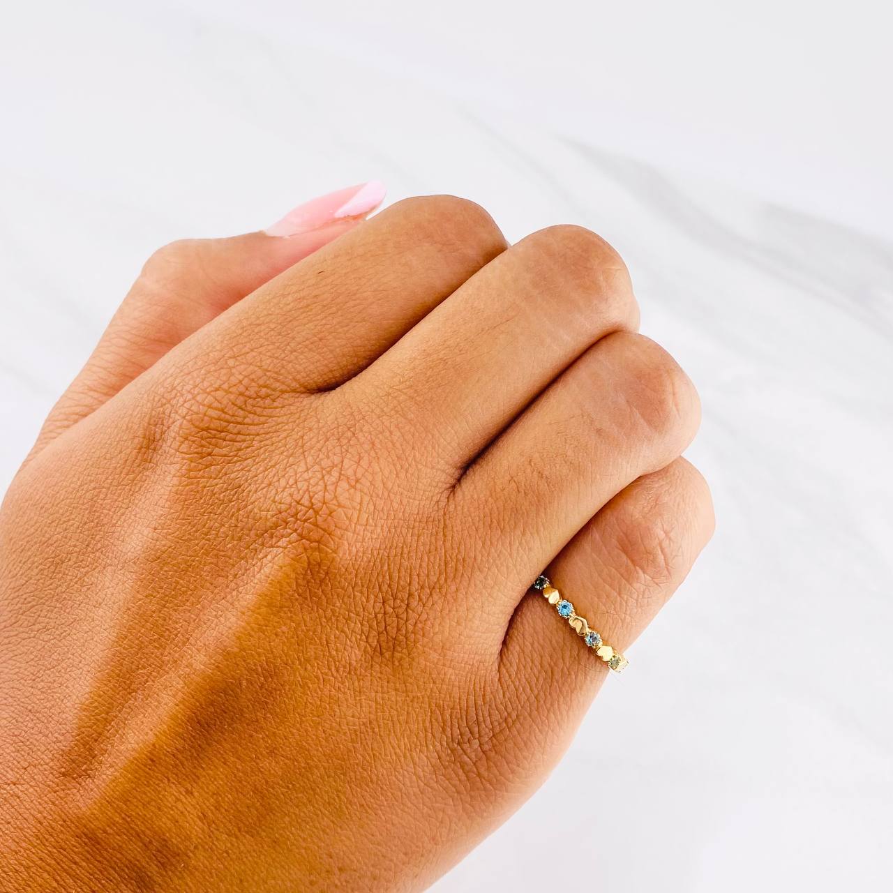 Interspersed Hearts Ring 1.2g / T4 3/4 Yellow Gold 18K