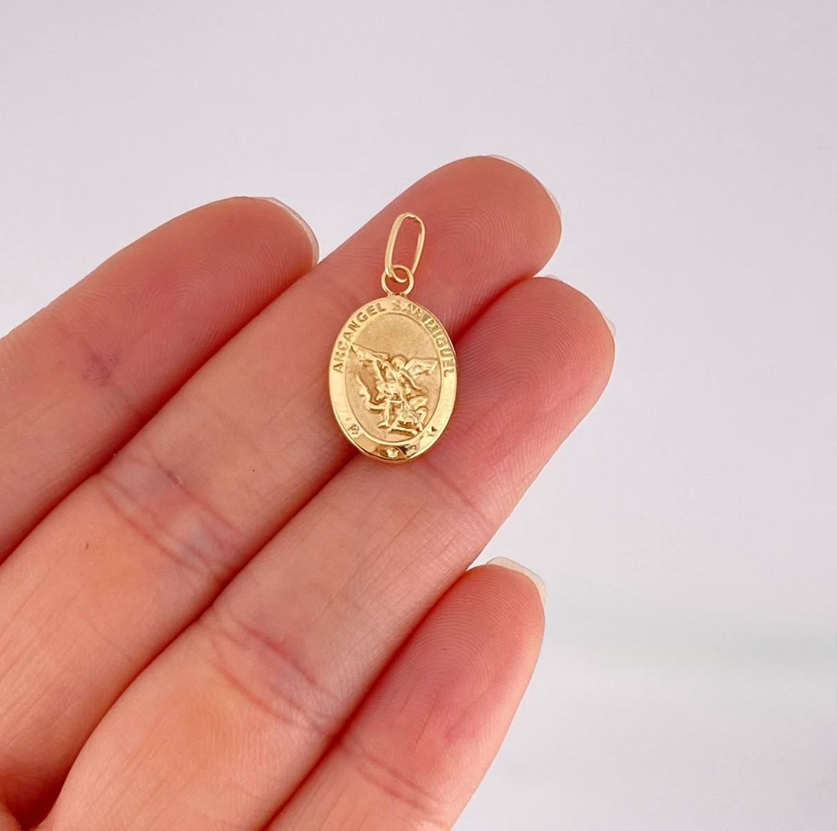 Pendant Saint Michael Archangel Matte 0.85g / 1 in Yellow Gold 18K