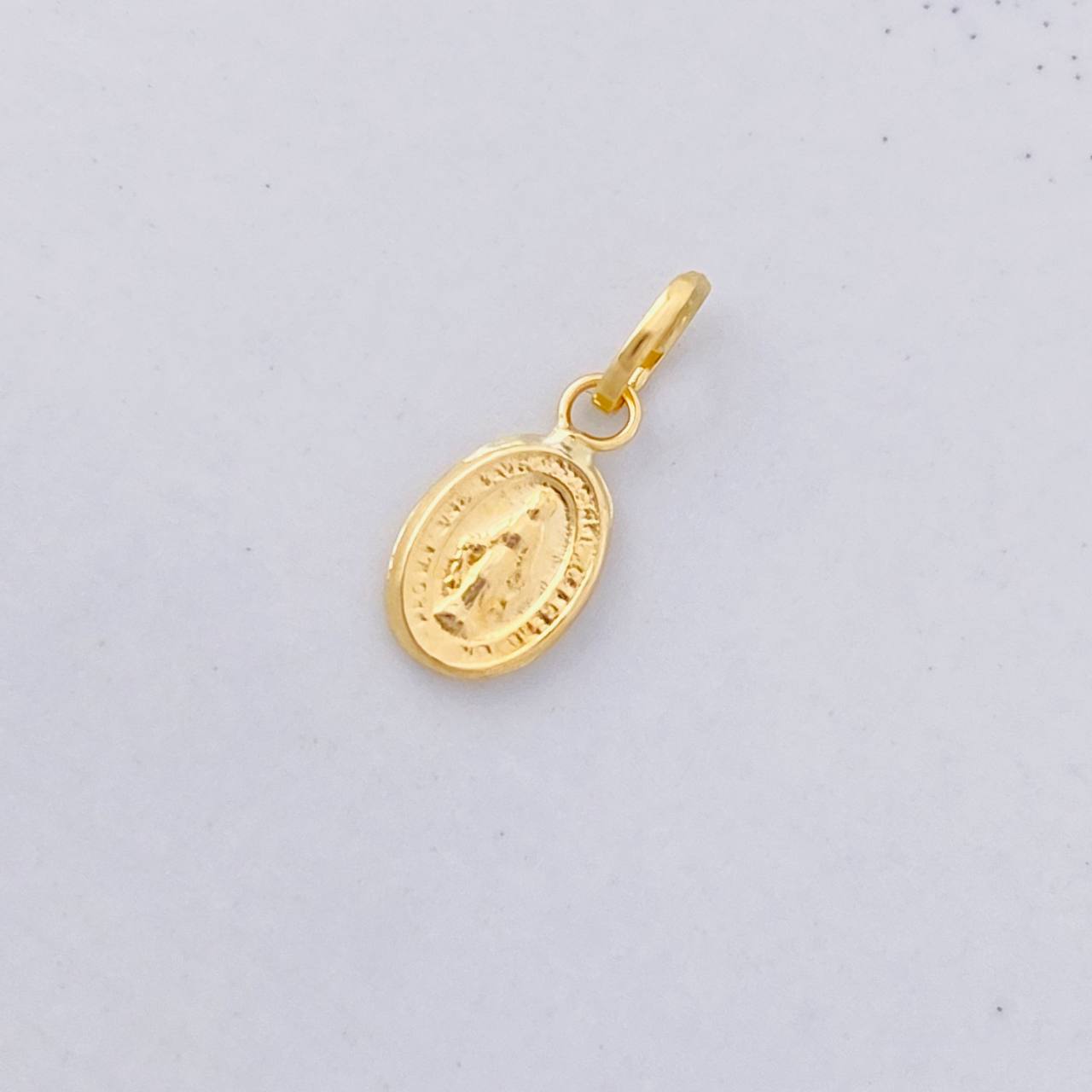Dije Virgen Milagrosa 0.2g / 1/2 in Oro Amarillo 18K