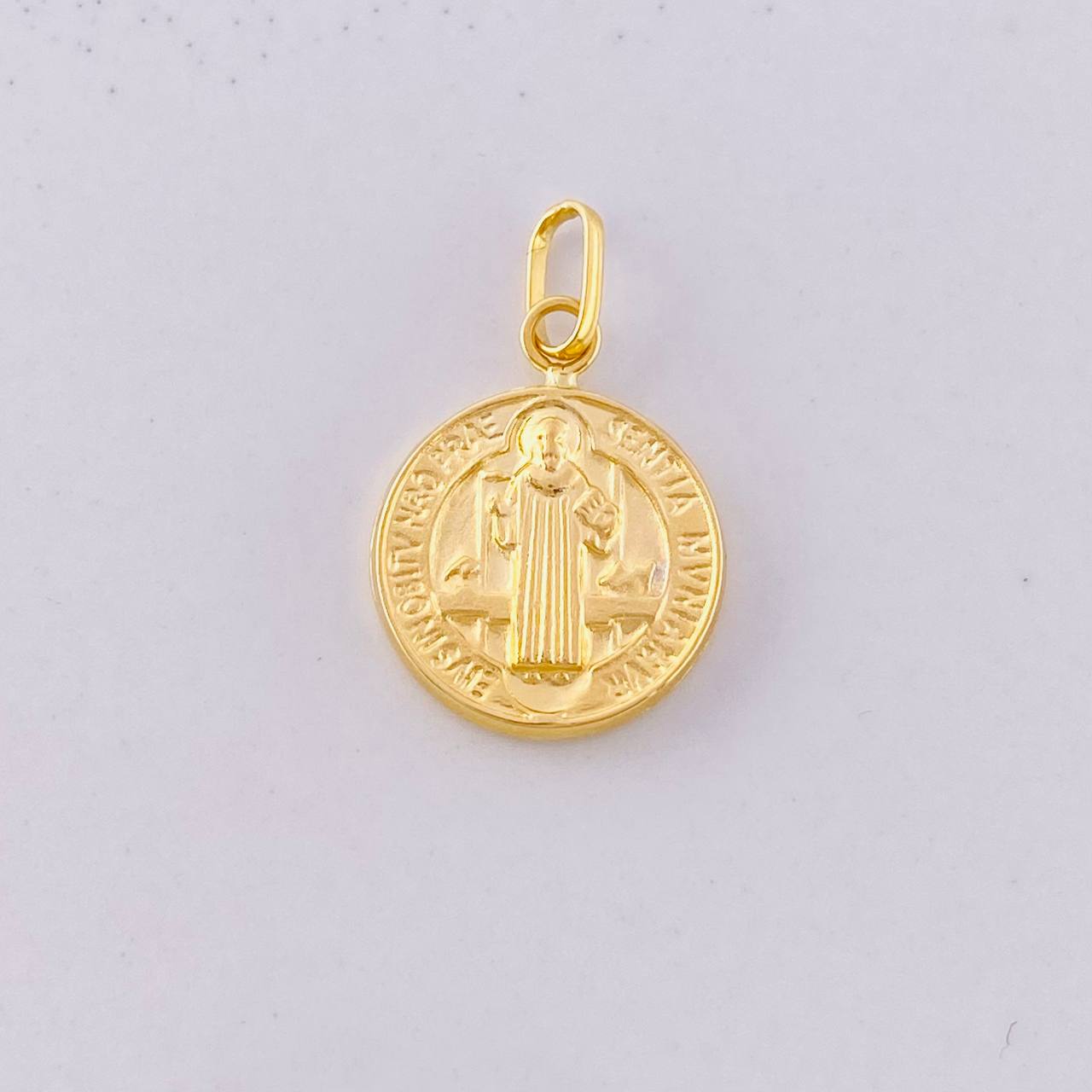 Dije San Benito 0.7g / 3/4 in Oro Amarillo 18K