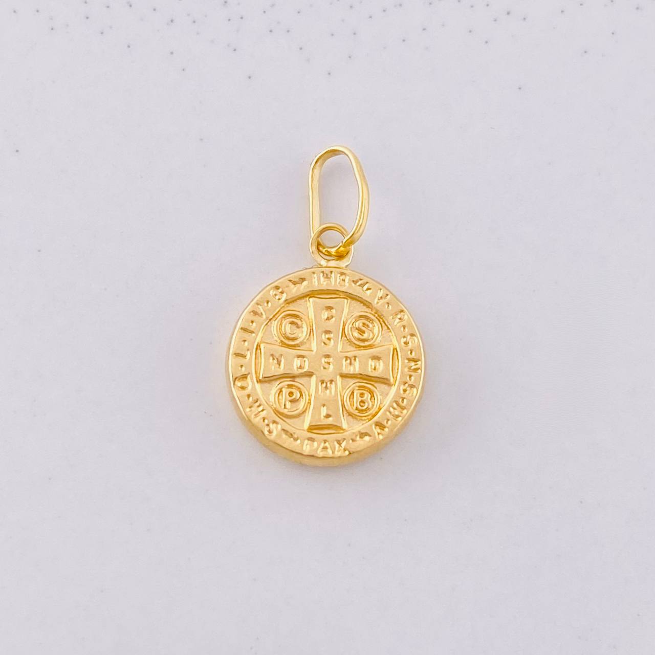 Pendant Saint Benedict 0.55g / 3/4 in Yellow Gold 18K