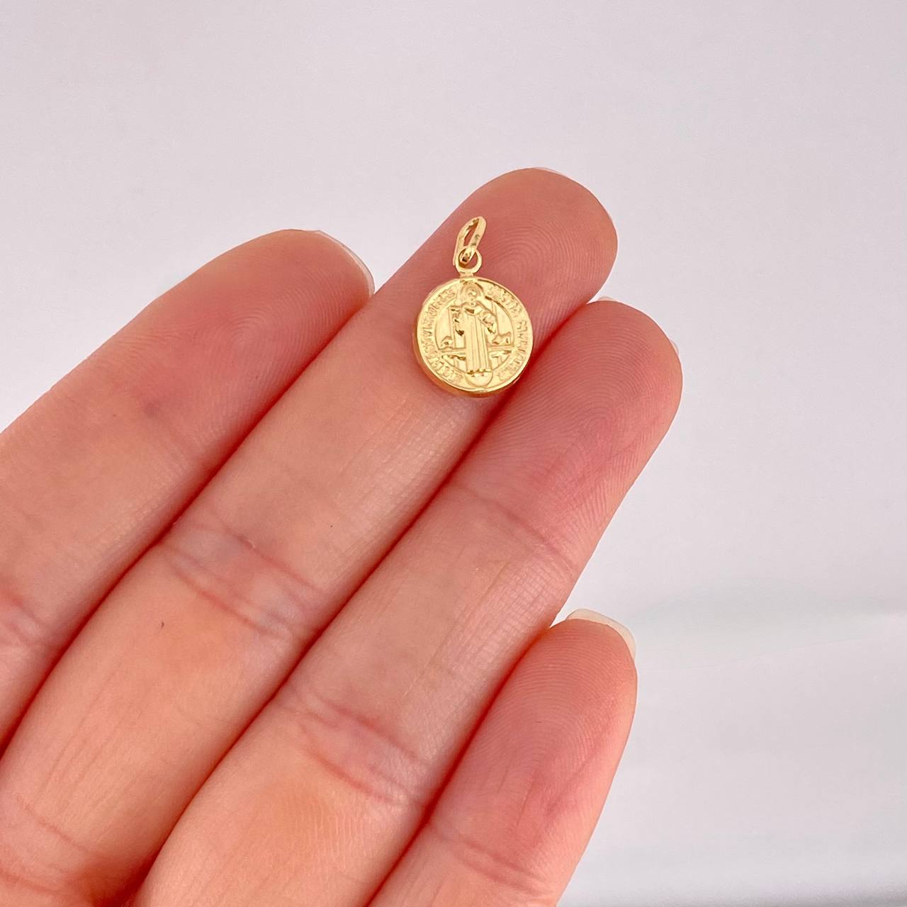 Dije San Benito 0.45g / 3/4 in Oro Amarillo 18K