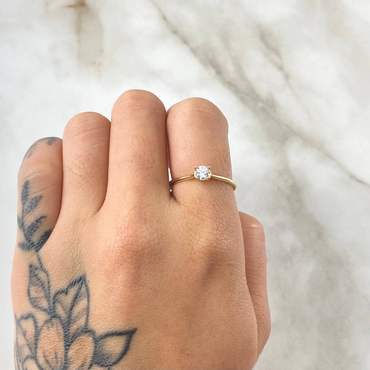 Smooth Bridge Ring Basteado 1.75gr / Size 7 1/4 / 18K Gold -