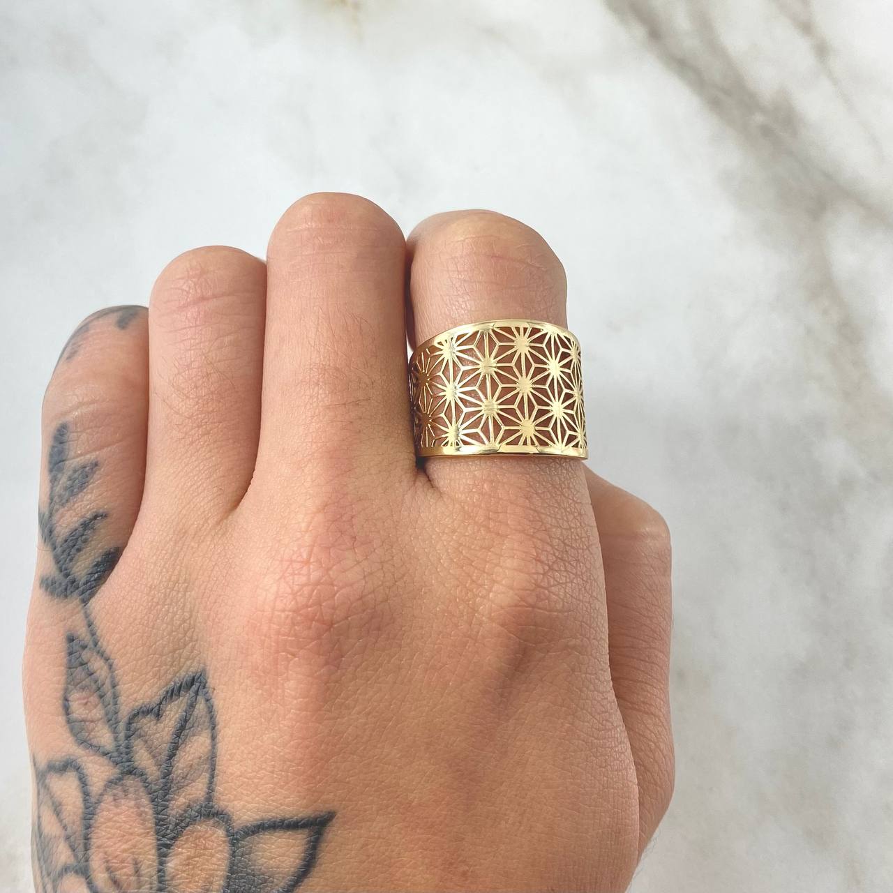 Filigree Flower Ring 3.35gr / Size 6 3/4 / 18K Gold *