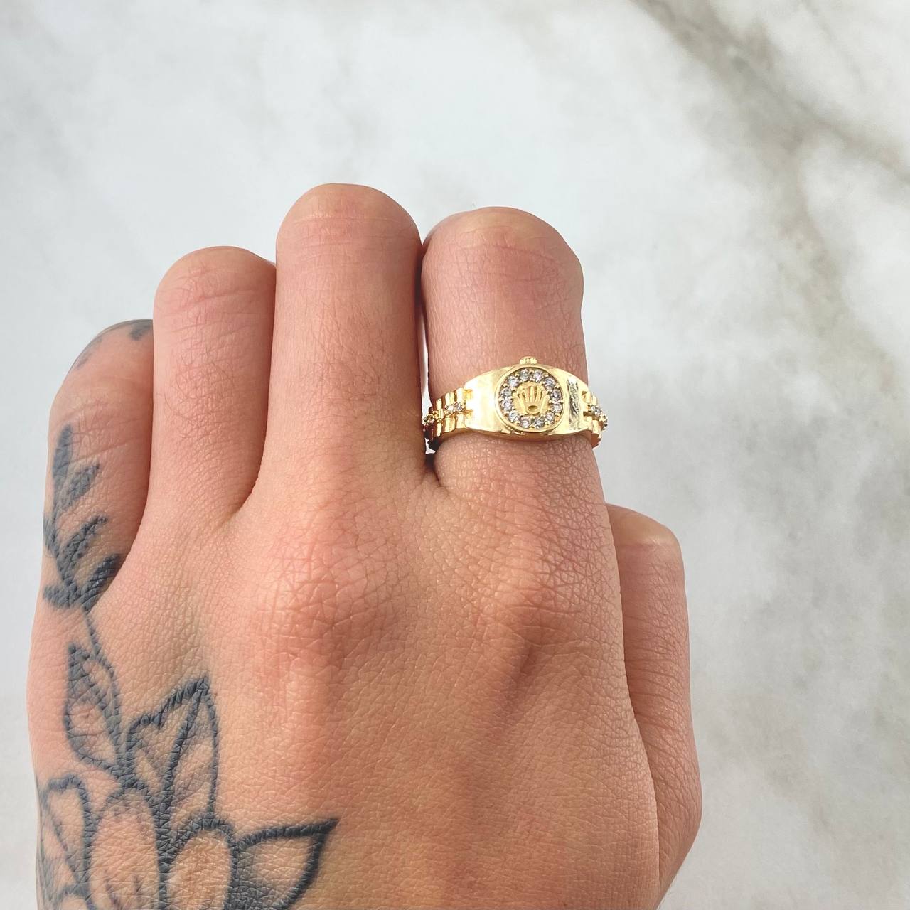 Petit Crown Belt Ring 3.2gr / Size 5 1/2 / 18K Gold *