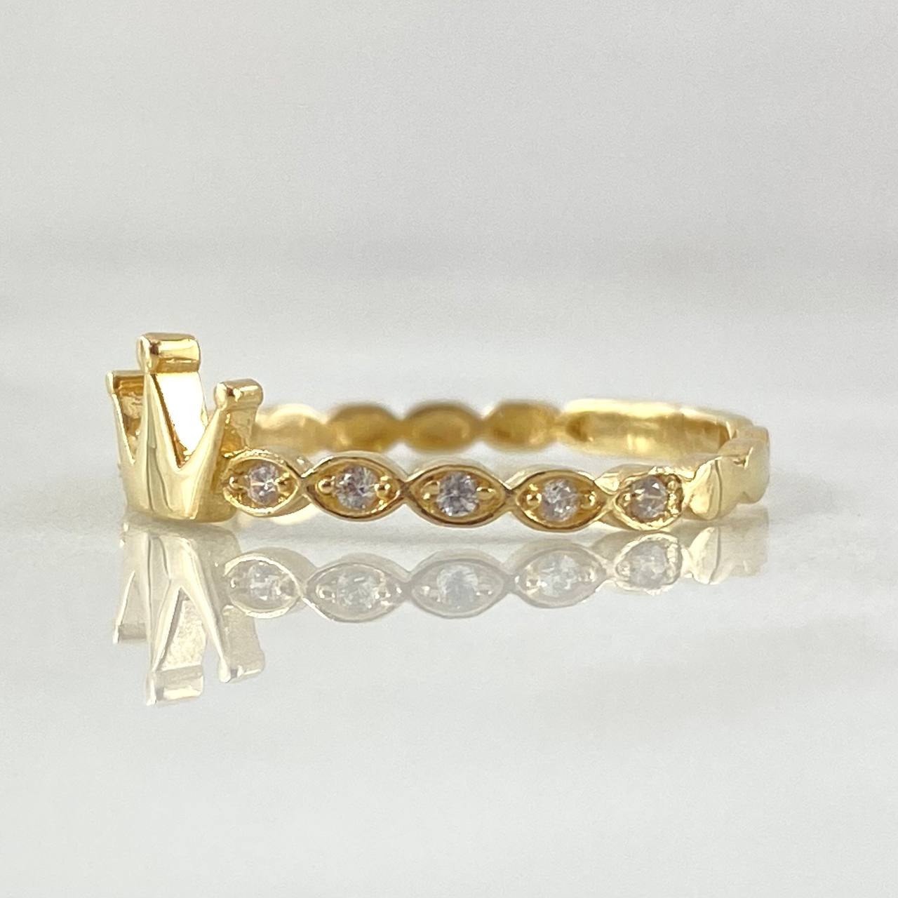 Eye Crown Ring 1.5gr / Size 7 1/4 / 18K Gold