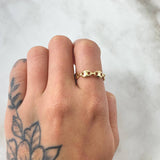 GC Ring 2.4gr / Size 7 1/4 / 18K Gold *