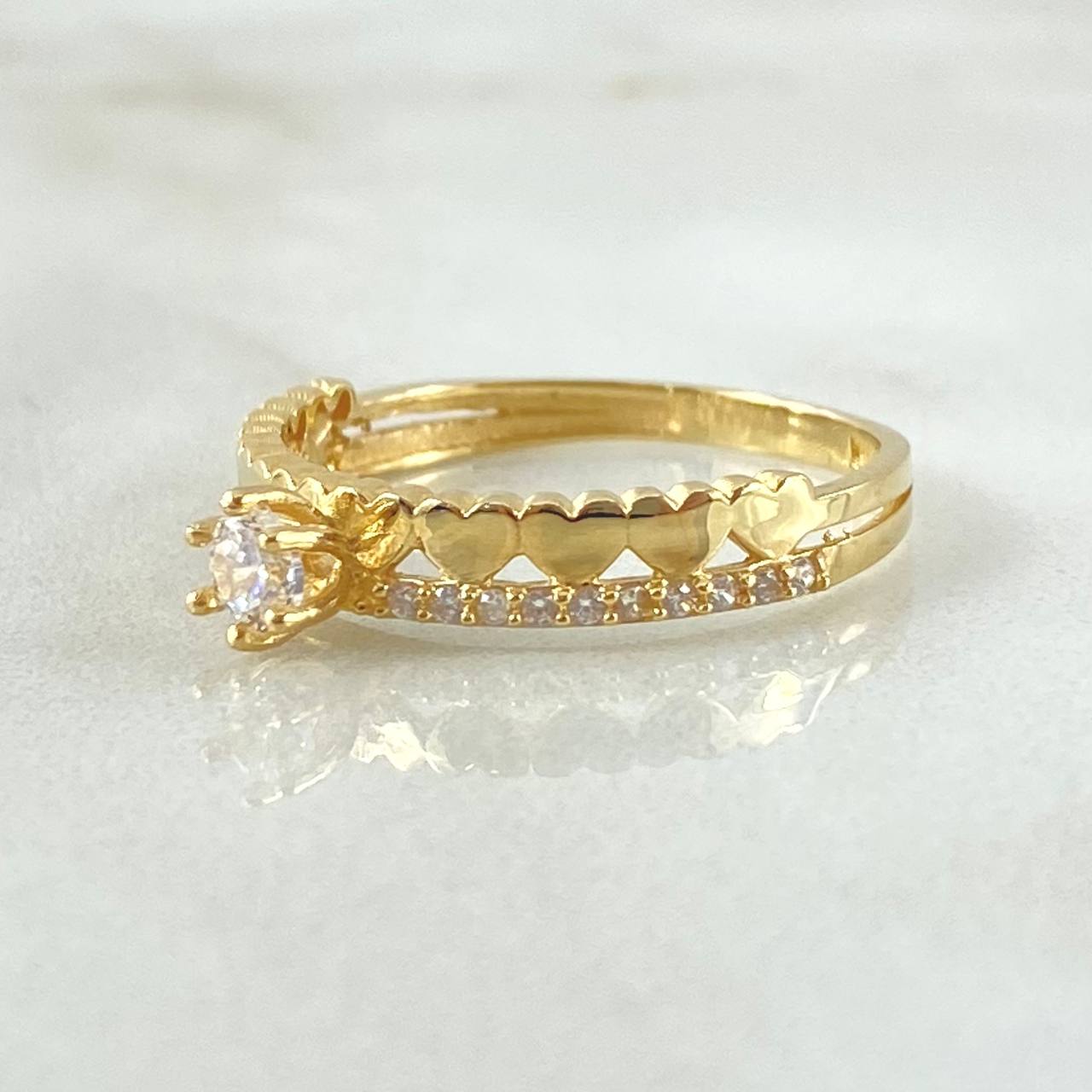 Anillo Solitario Carril Corazones 1.9gr / T6 3/4 / Oro Amarillo 18K *