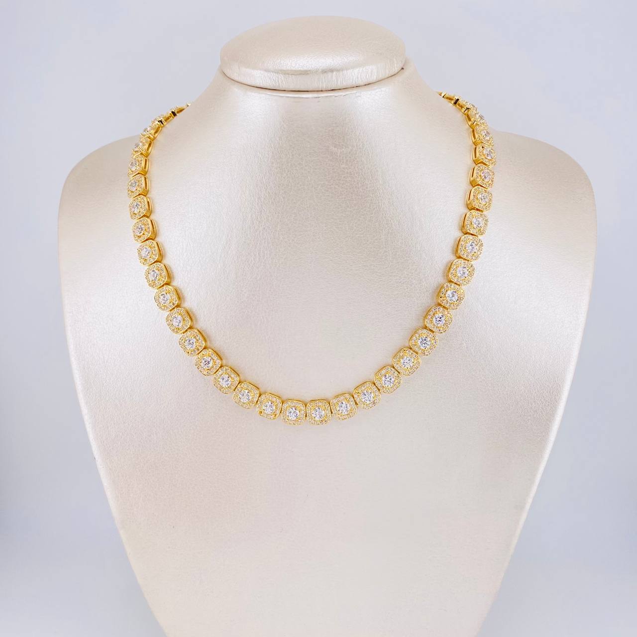 Cadena Tenis 51.45g / 17 in / 8mm Oro Amarillo 18K