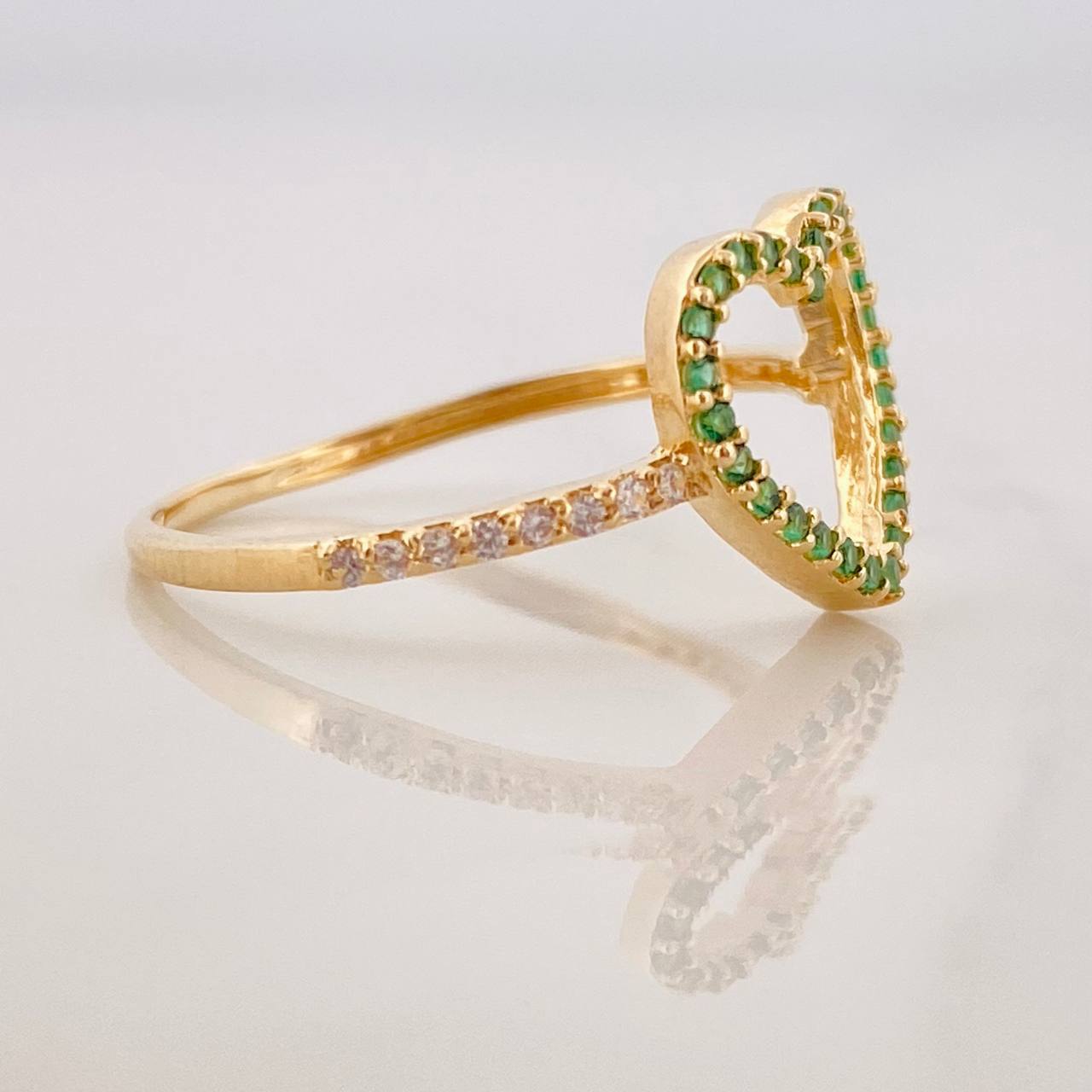 Heart Ring 1.45g / Size 7 1/4 Yellow Gold 18K