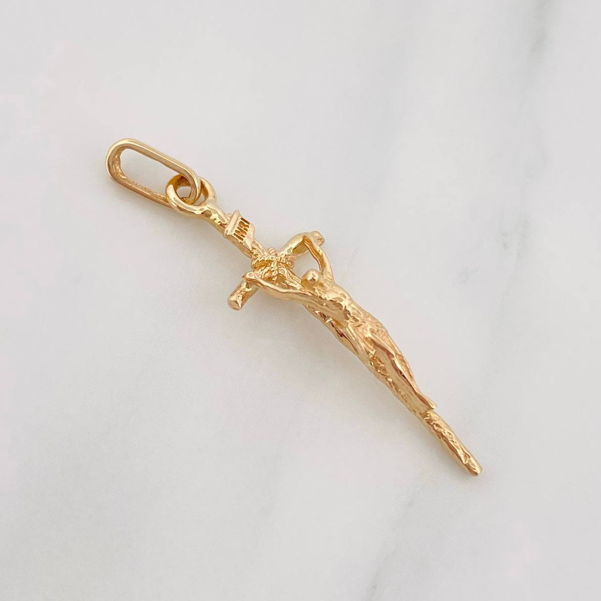 Pendant Cross Christ 1.45g / 1 1/4 in Yellow Gold 18K