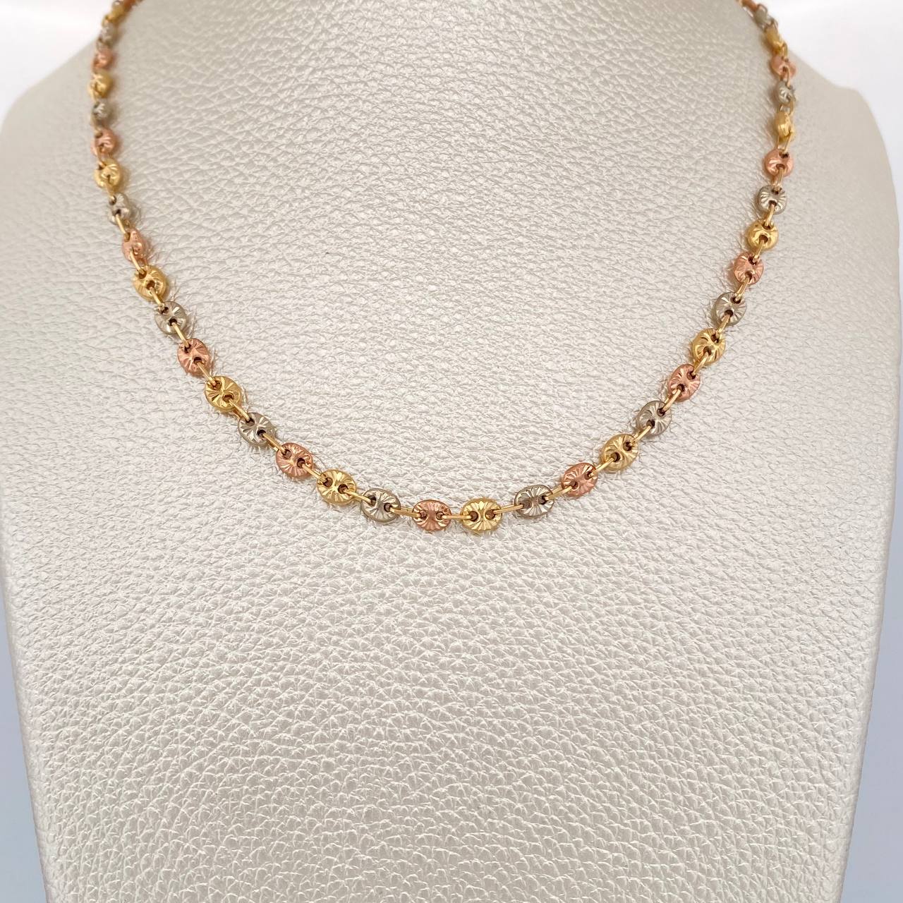 GC Chain 9.1gr / 20 3/4 in / Three 18K Golds $