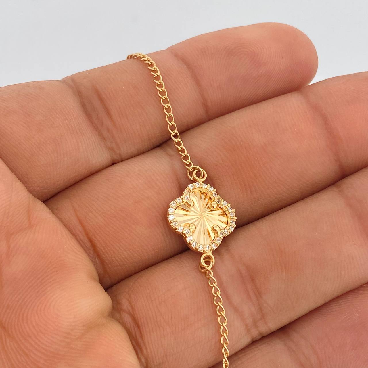 Clover Bracelet Classic Link 2.4gr / 7 1/2 in / 1.5mm 18K Gold Yellow &