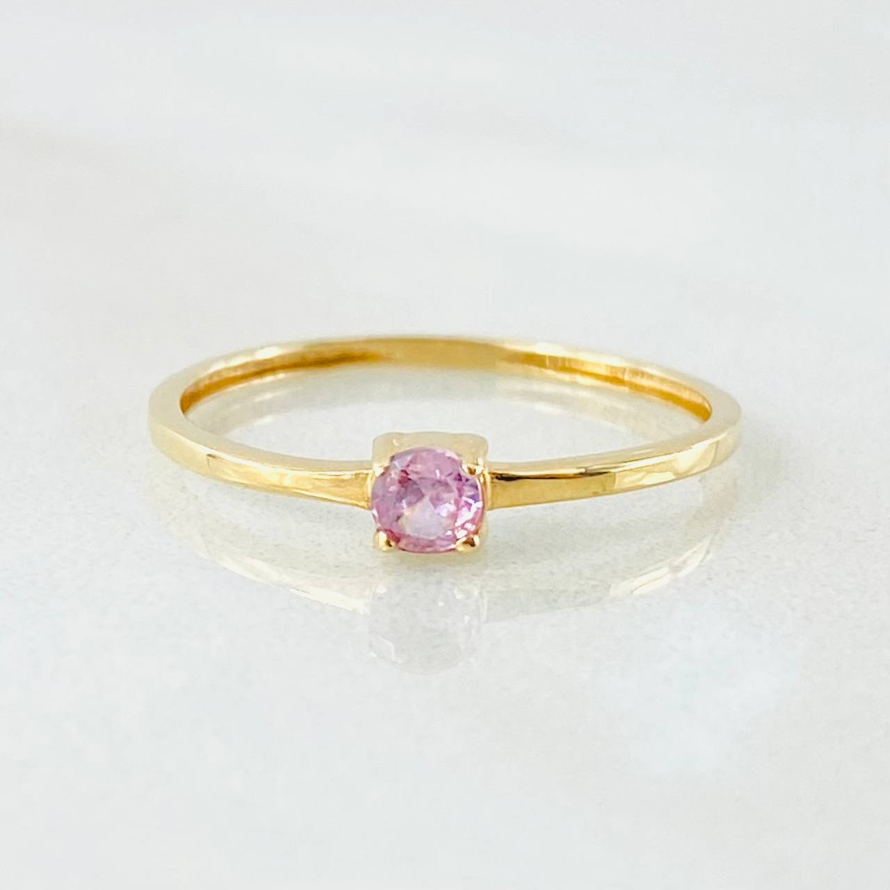 Anillo Solitario 0.75gr / T7 3/4 / Oro Amarillo 18K ©