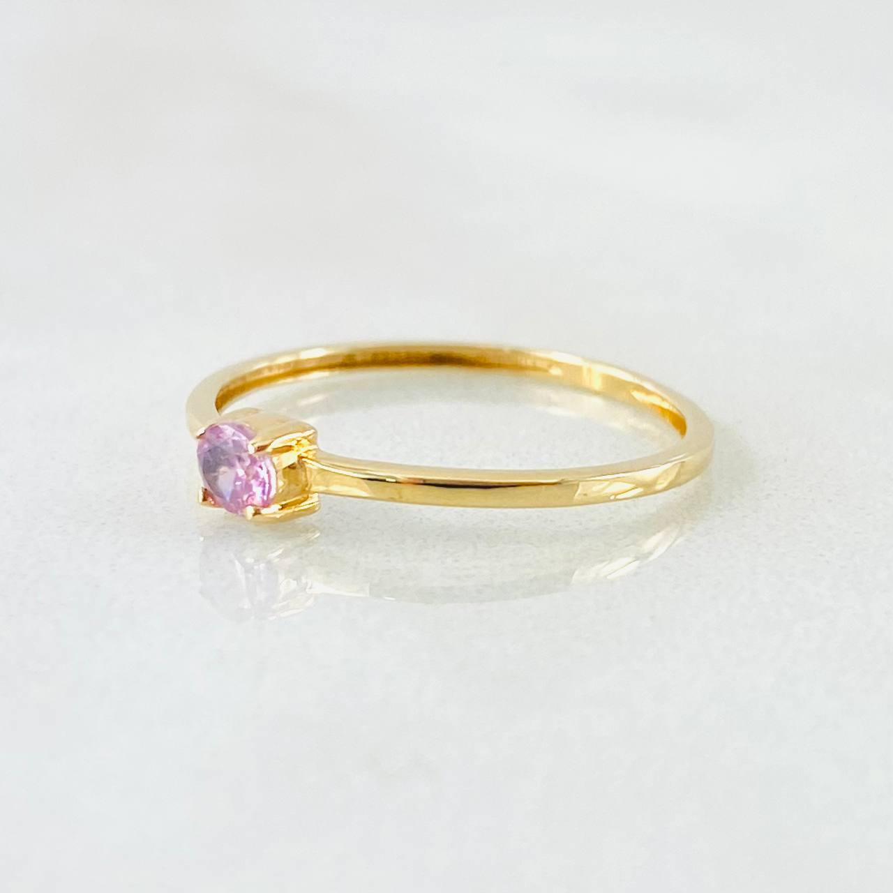 Anillo Solitario 0.75gr / T7 3/4 / Oro Amarillo 18K ©
