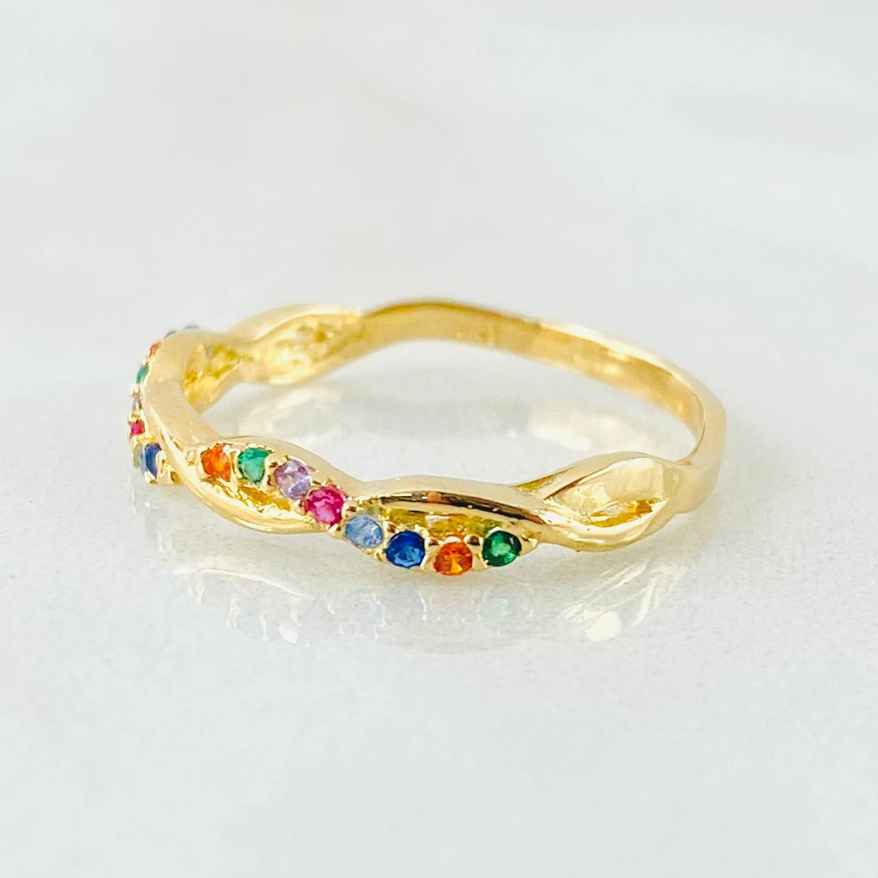 Anillo Carril Entrelazado  1.8gr / T7 / Oro Amarillo 18K