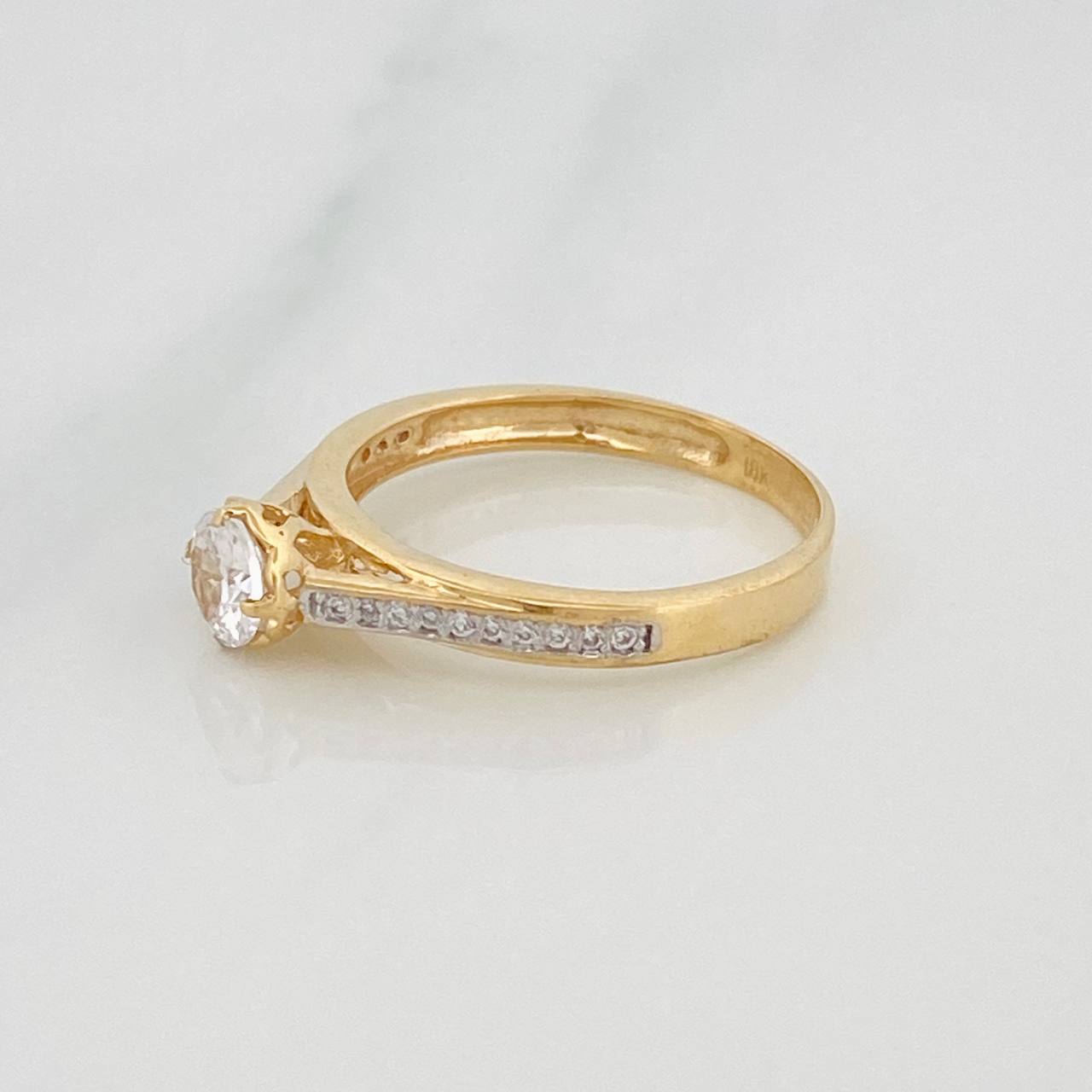 Anillo Solitario Puente 2.5g / T6 1/2 Dos Oros Amarillo Blanco 18K