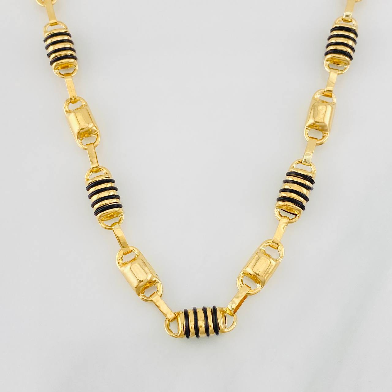 Cadena Rustica Barril 20.15g / 24 in / 5.8mm Oro Amarillo 18K