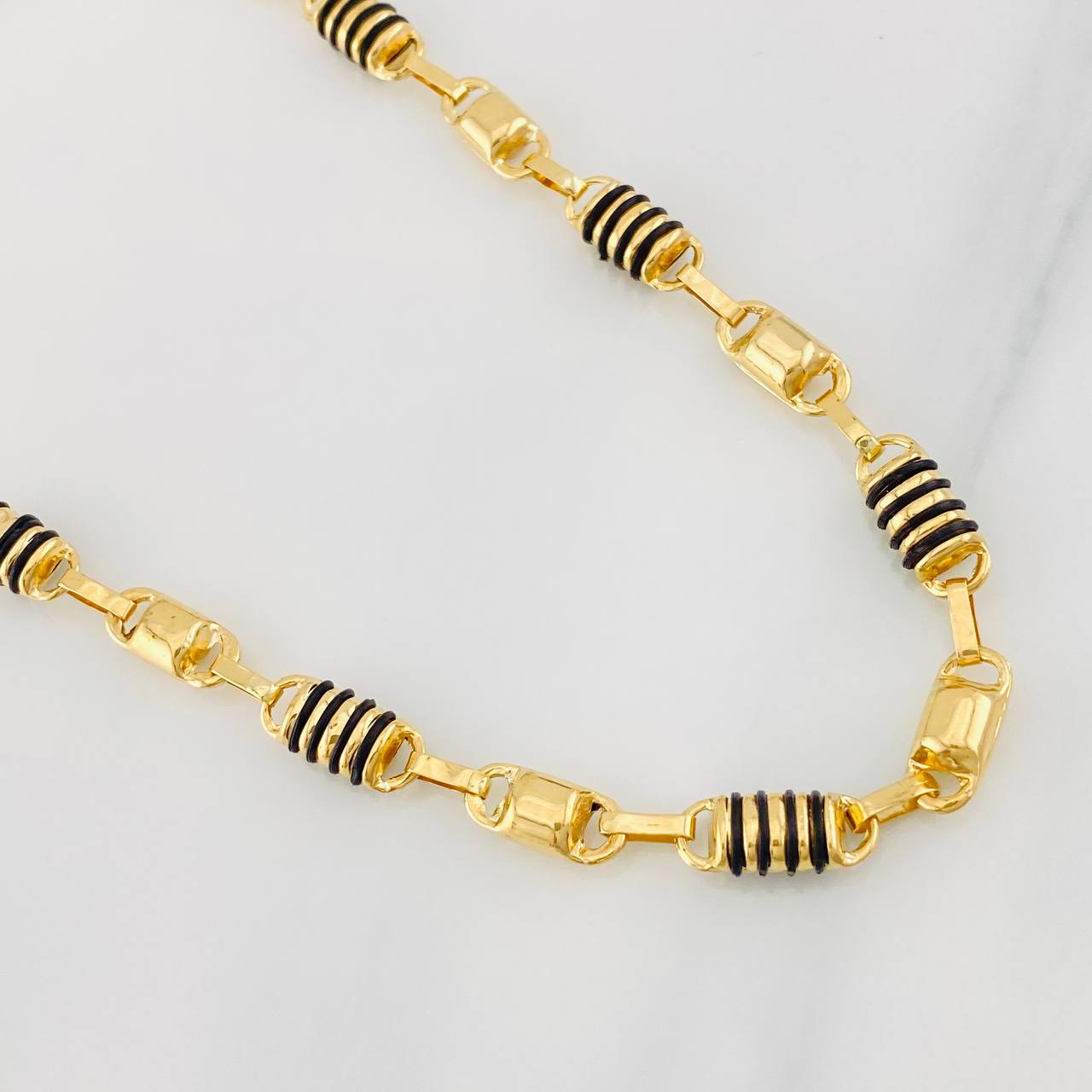Cadena Rustica Barril 20.15g / 24 in / 5.8mm Oro Amarillo 18K