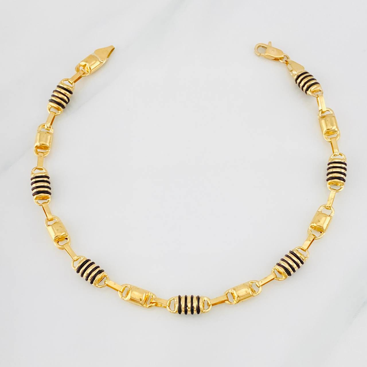 Tobillera Rustica Barril 9.05g / 10 1/4 in / 6mm Oro Amarillo 18K