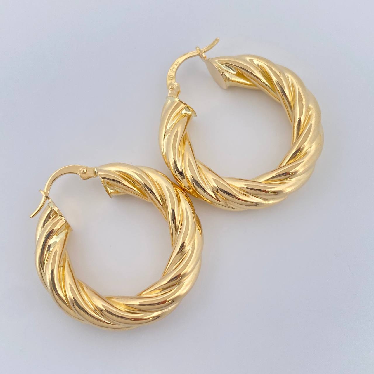 Candongas Mati 5.65gr / 1 1/4 in / Oro Amarillo 18K $