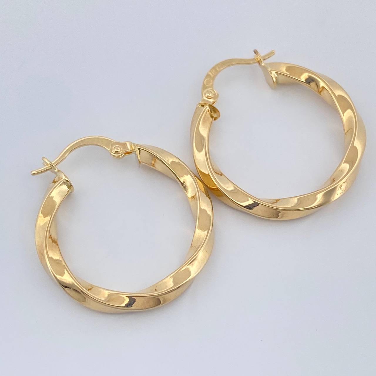 Candongas Kari 2.25gr / 1 in / Oro Amarillo 18K $