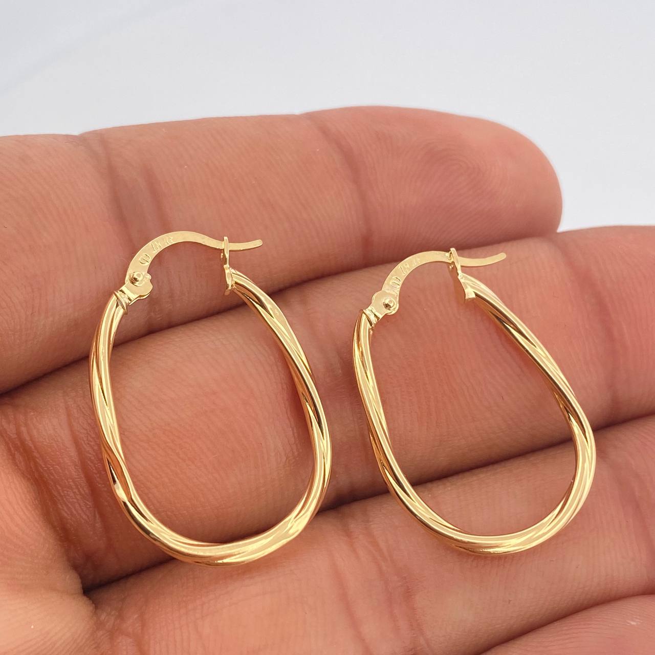 Candongas Lui Ovaladas 1.45gr / 1 in / Oro Amarillo 18K $