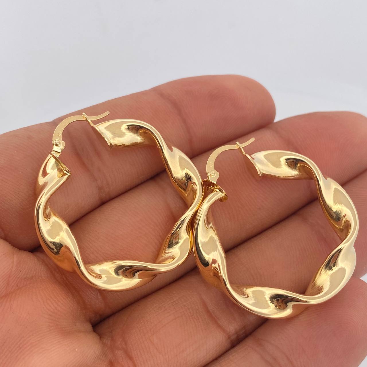 Candongas Pupi 5.95gr / 1 1/2 in / Oro Amarillo 18K $