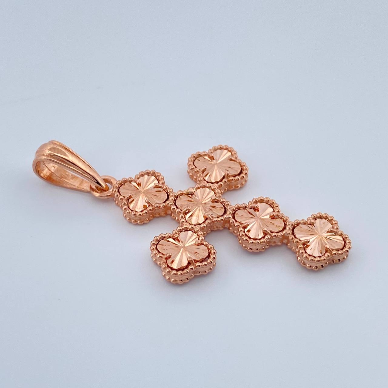 Dije Cruz Trebol 4.3gr / 1 3/4 in / Oro Rosa 18K  Nac.Esp. $