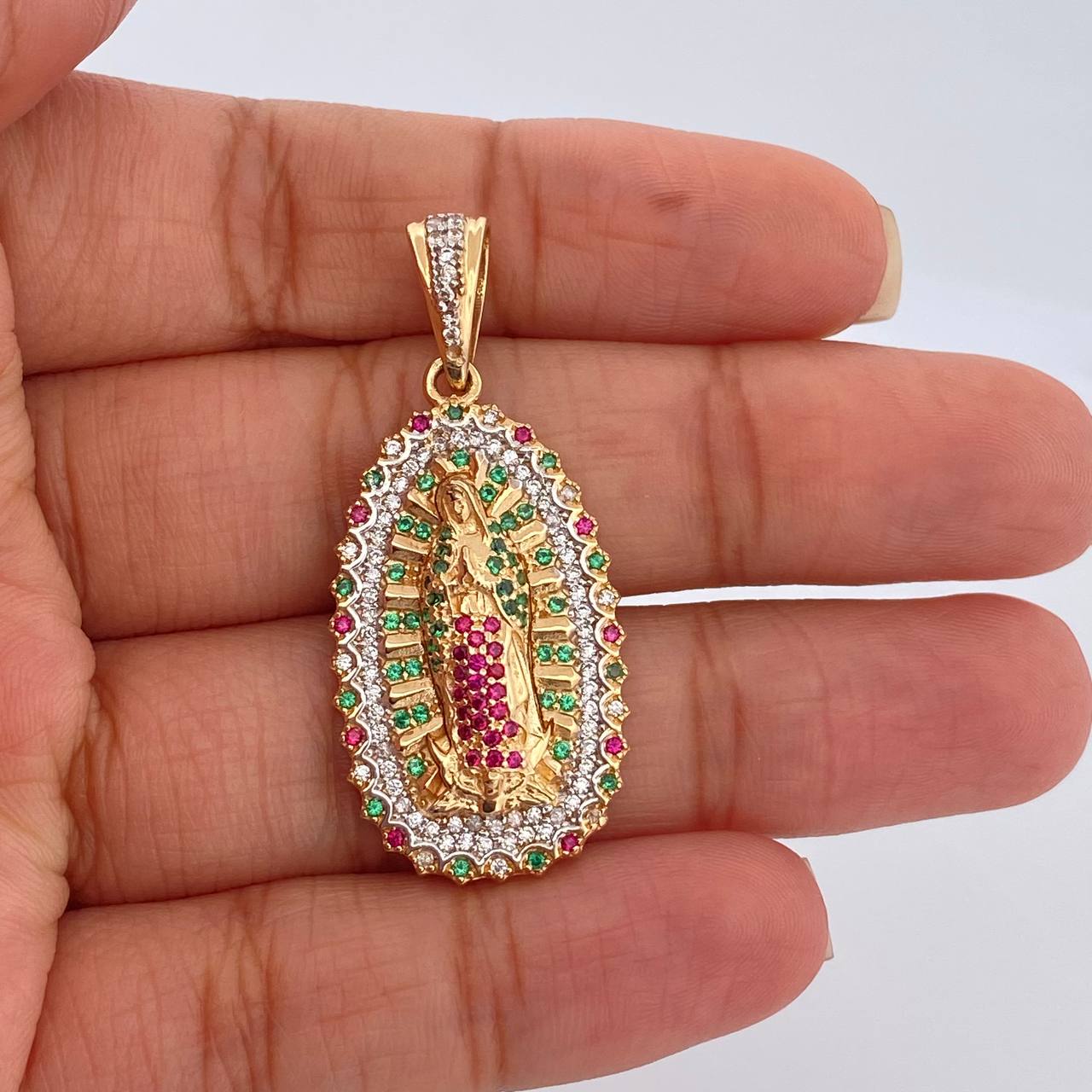 Dije Virgen De Guadalupe 7.5gr / 1 1/2 in / Dos Oros Amarillo Blanco 18K $