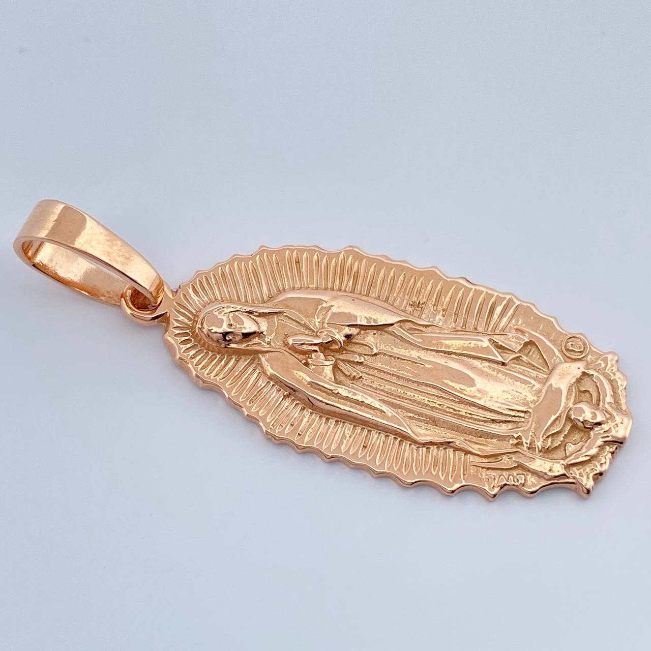 Dije Virgen De Guadalupe 7.5gr / 1 3/4 in / Oro Rosa 18K $