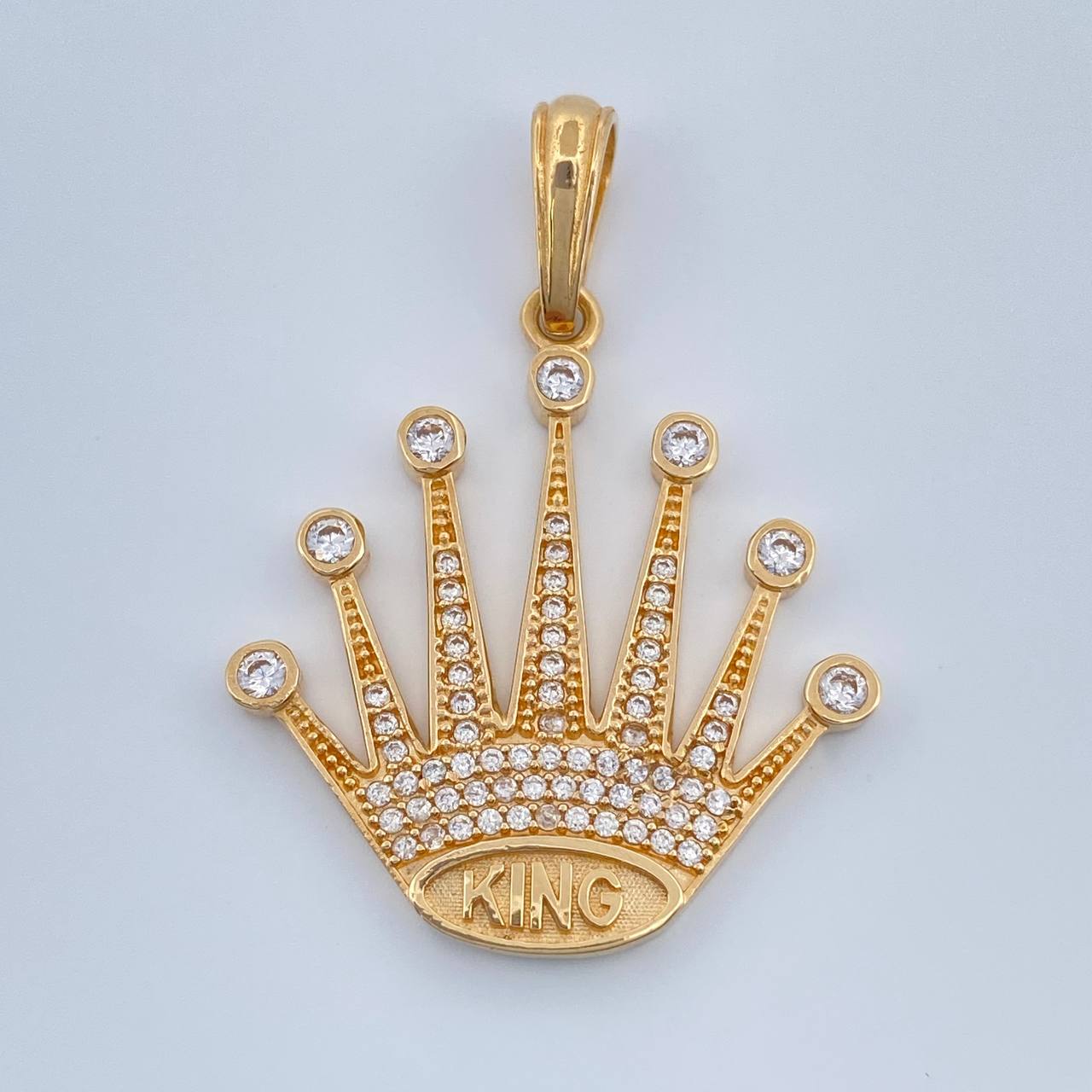 Dije Corona King 4.35gr / 1 3/4 in / Oro Amarillo 18K $