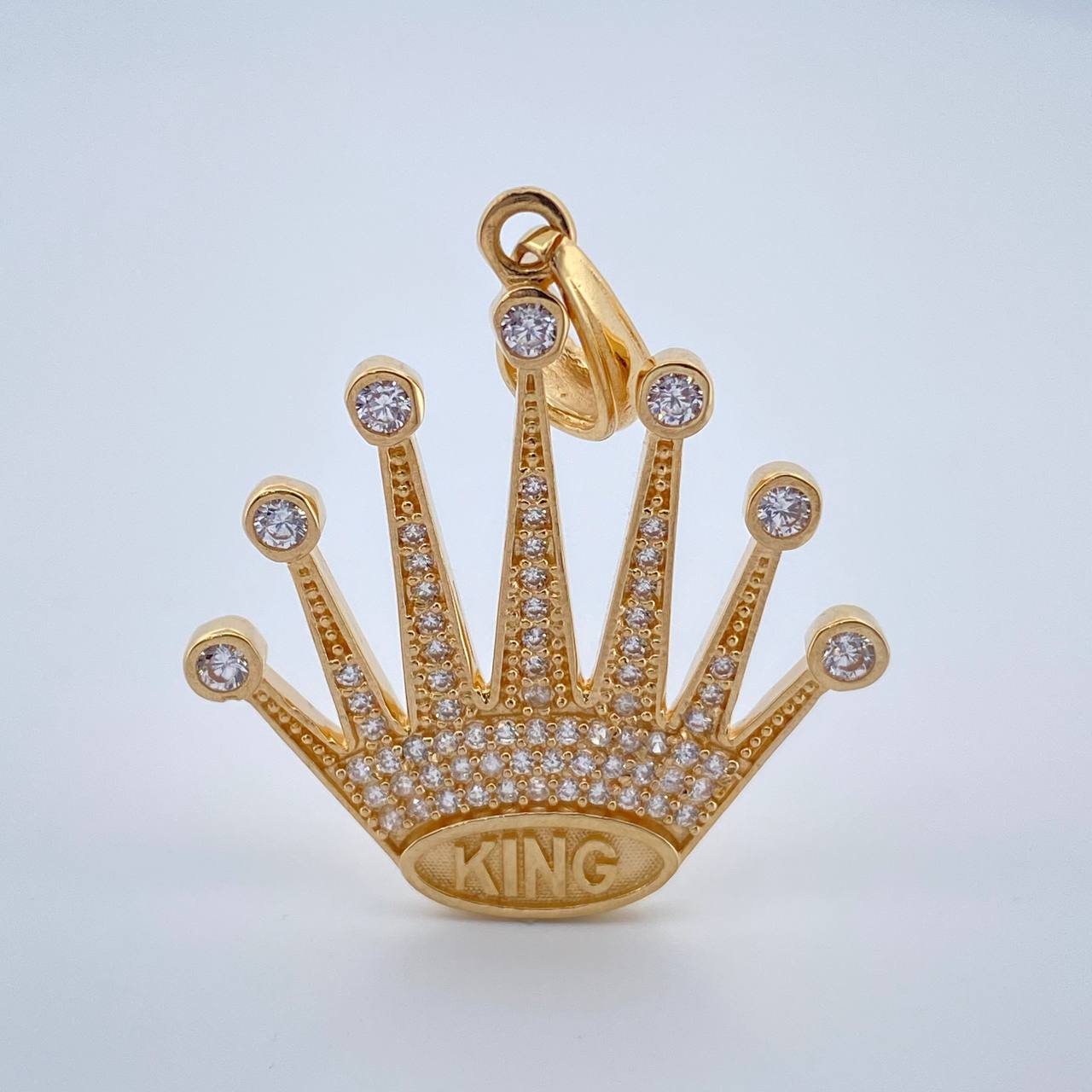 Dije Corona King 4.35gr / 1 3/4 in / Oro Amarillo 18K $