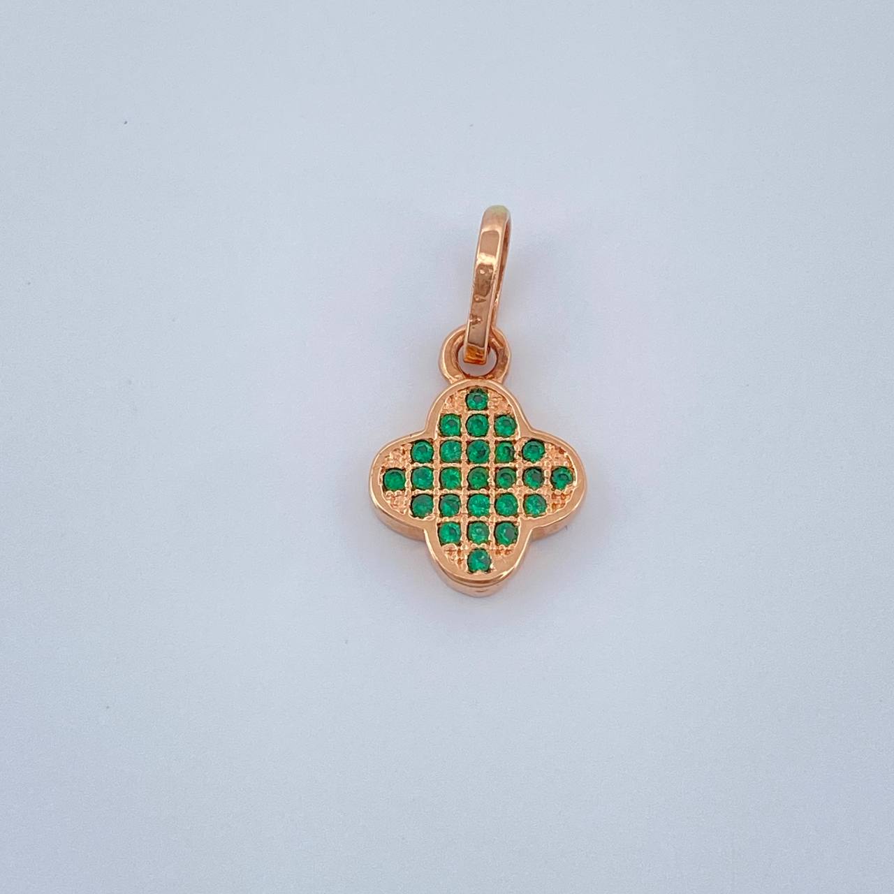 Clover Pendant 0.95gr / 1/2 in / 18K Gold
