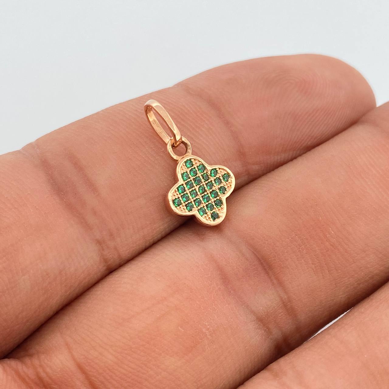 Clover Pendant 0.95gr / 1/2 in / 18K Gold