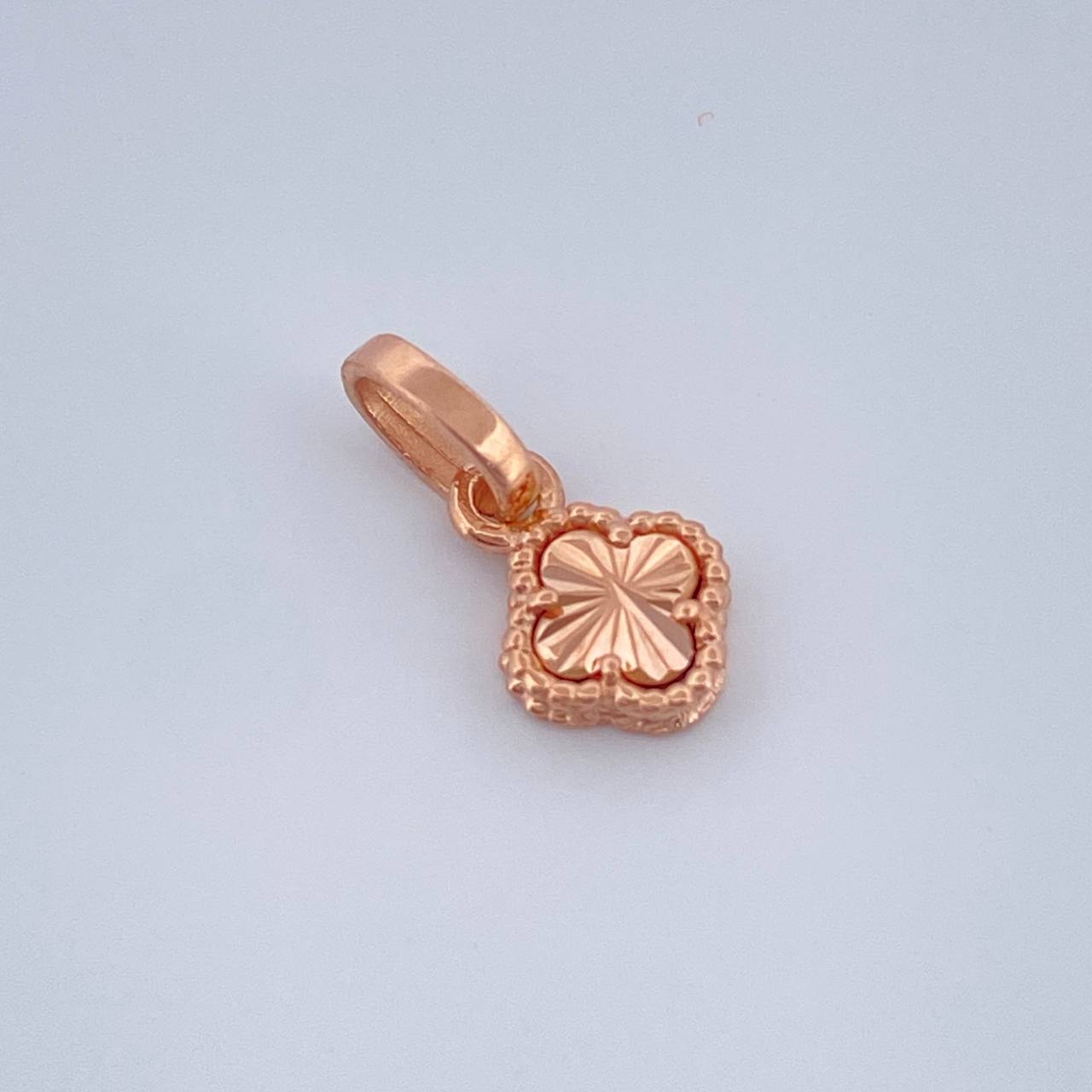 Dije Trebol 0.45gr / 1/2 in / Oro Rosa 18K &
