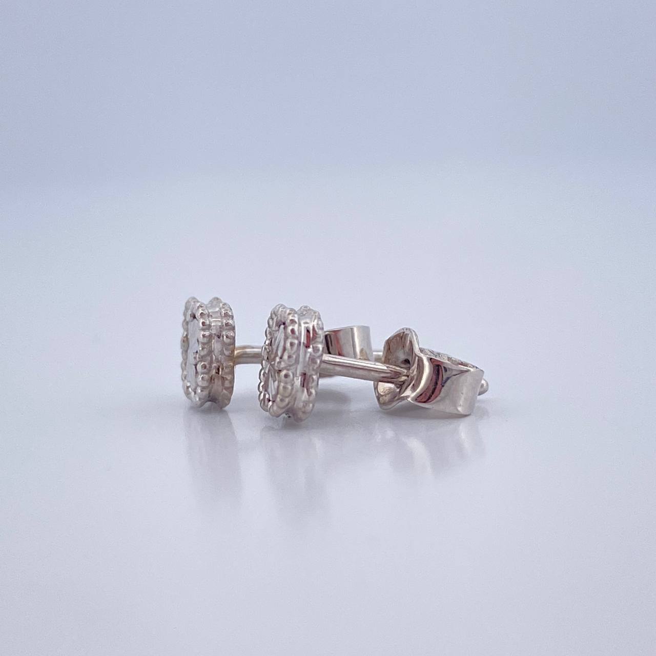 Clover Stud Earrings 1.25gr / 18K White Gold &