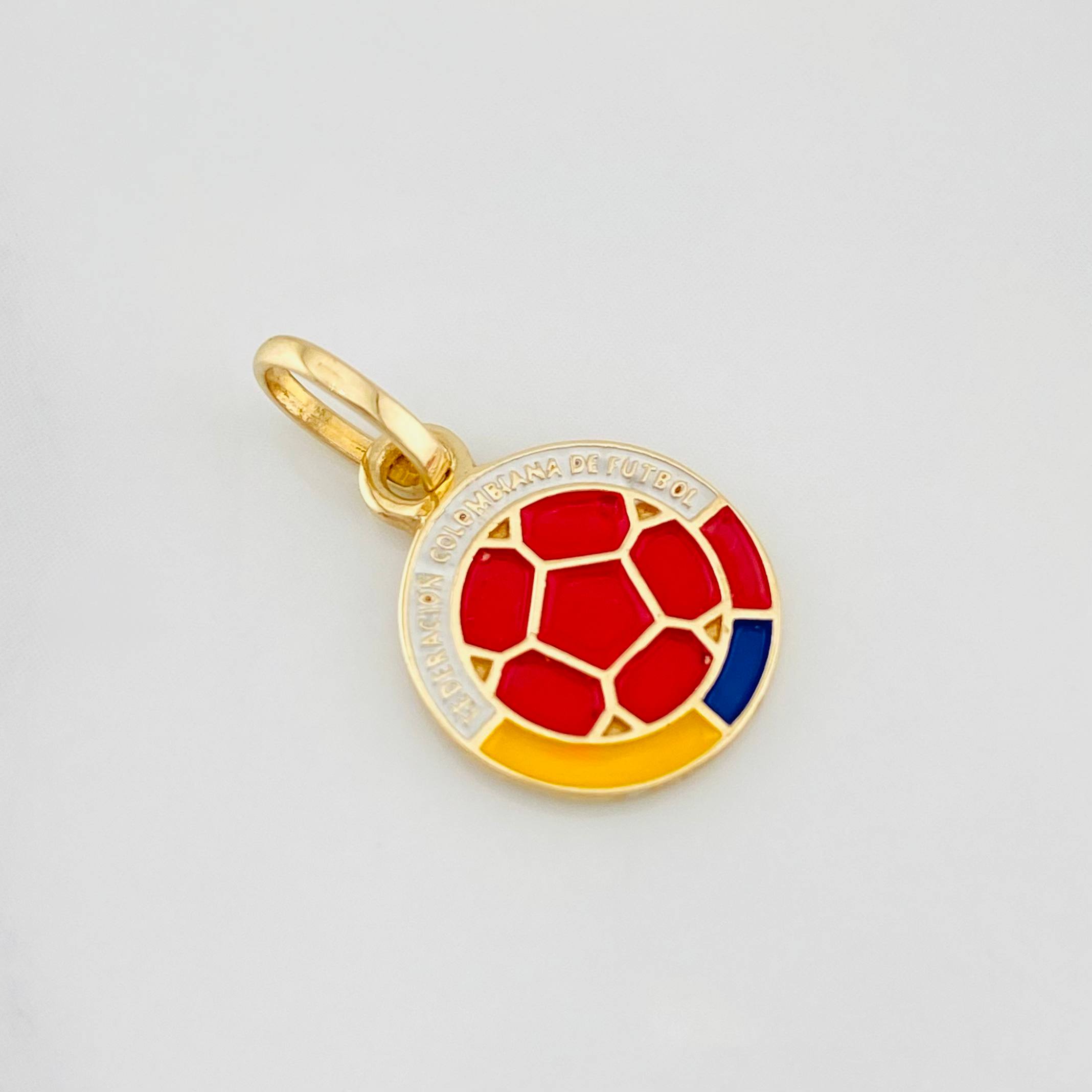Dije Escudo Selección 1.15g / 3/4 in Oro Amarillo 18K
