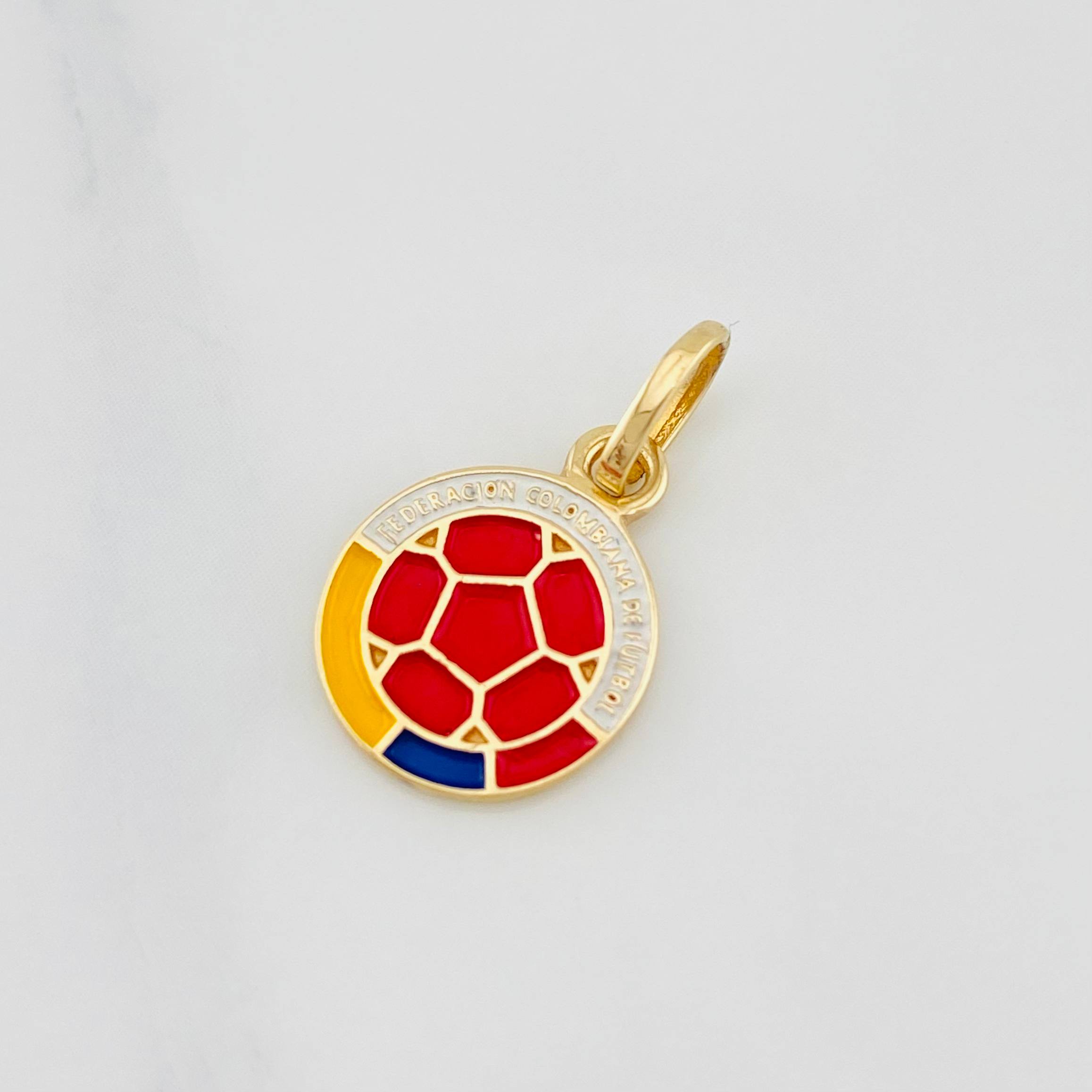Dije Escudo Selección 1.15g / 3/4 in Oro Amarillo 18K