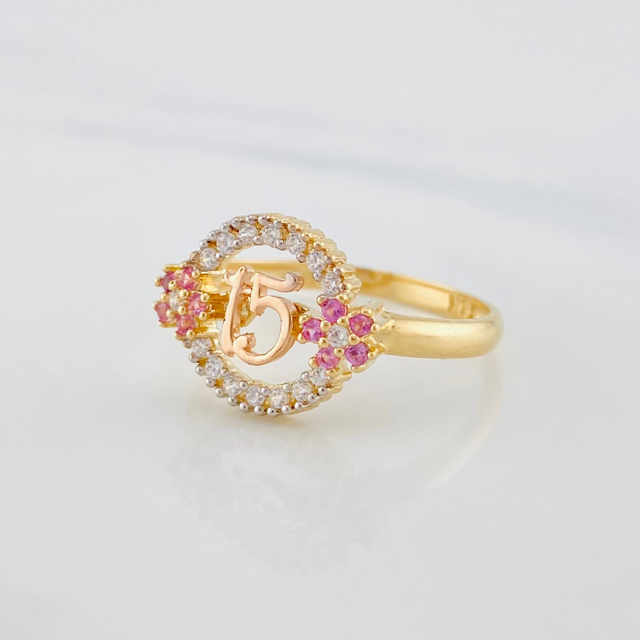Anillo Circulo Flores 15´s 2.7g / T7 1/2 Tres Oros 18K