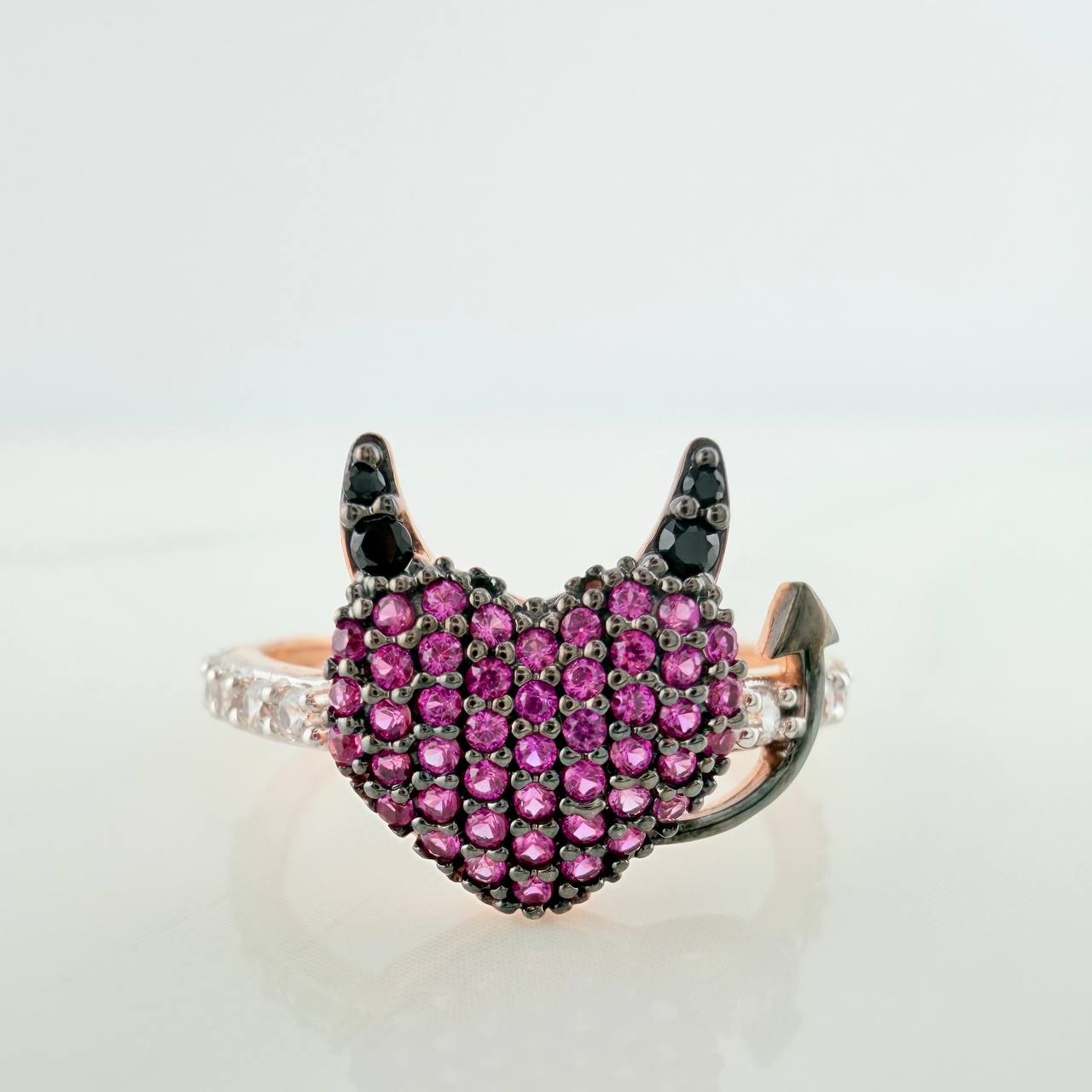Anillo Corazon Devil 2.5gr / T6 3/4 / Tres Oros 18K &