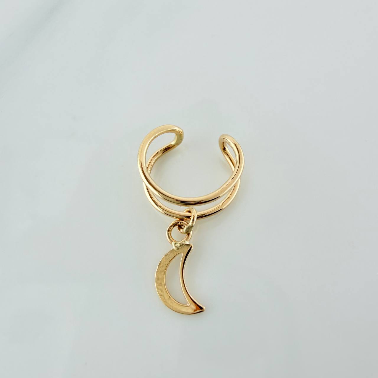 Hanging Moon Earcuff Piercing 0.9g / 1/2 in / Yellow Gold 18K $