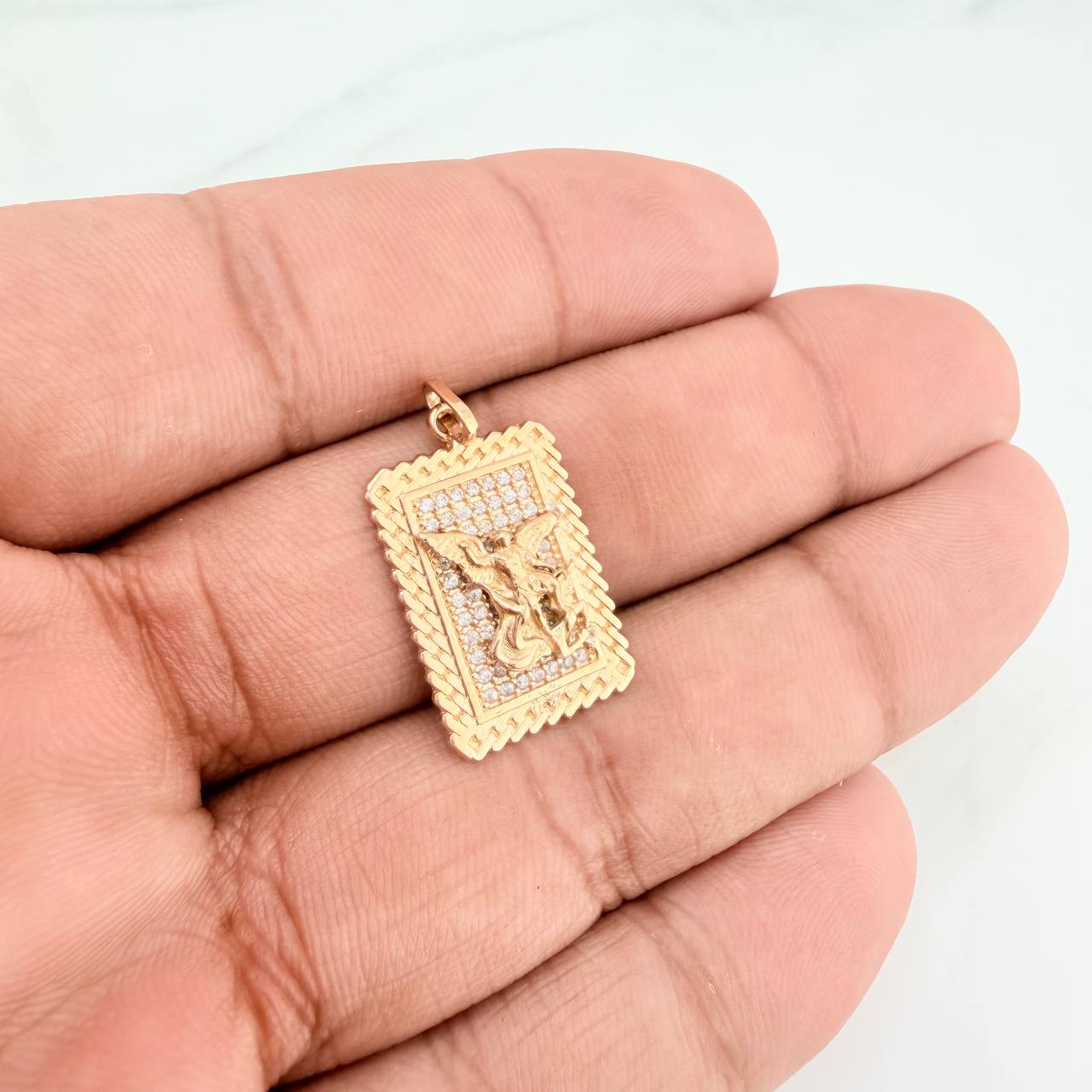 Saint Michael Plaque Pendant 3.5g / 1 1/4 in / Yellow Gold 18K $