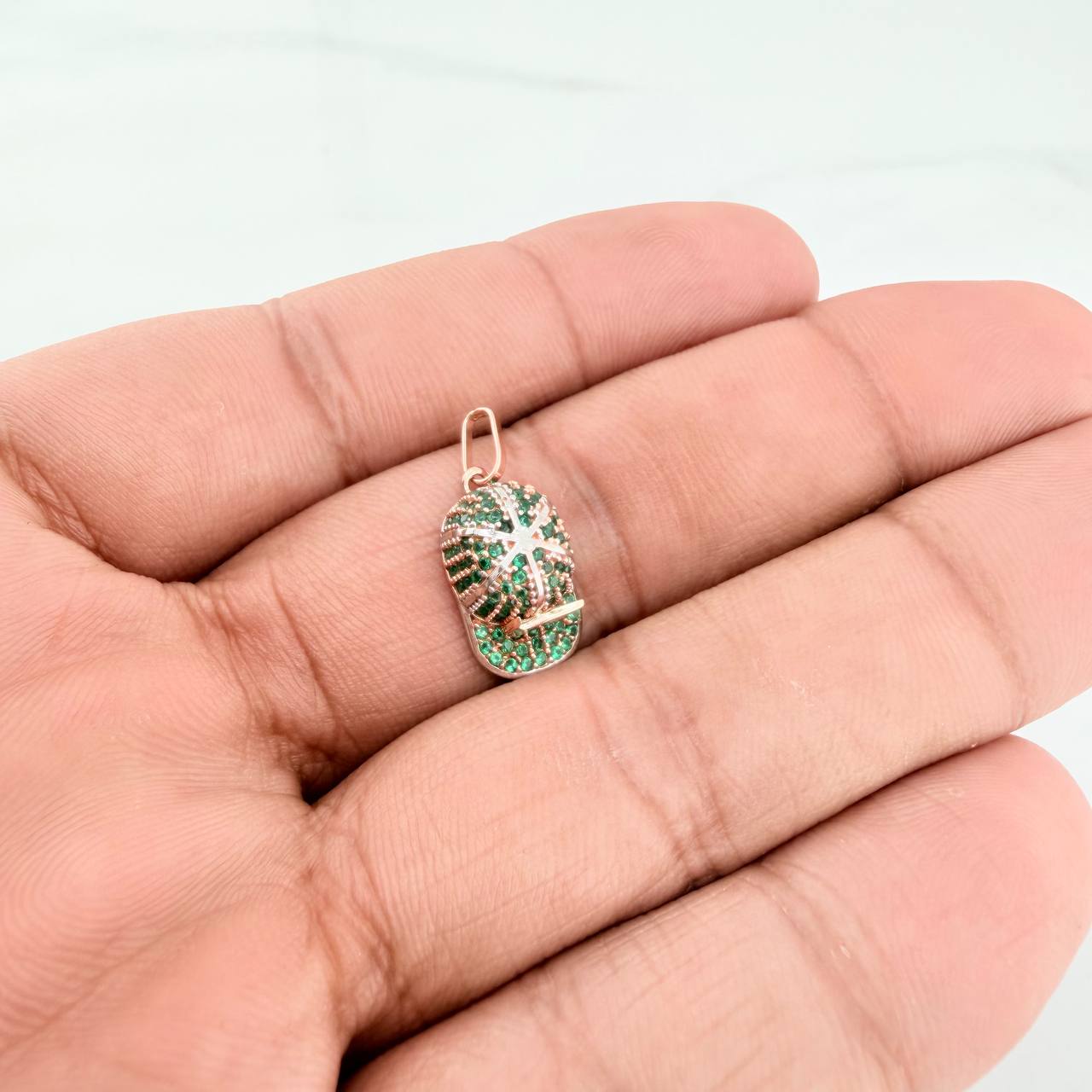 Dije Gorra Chulo 2.05gr / 3/4 in / Tres Oros 18K $