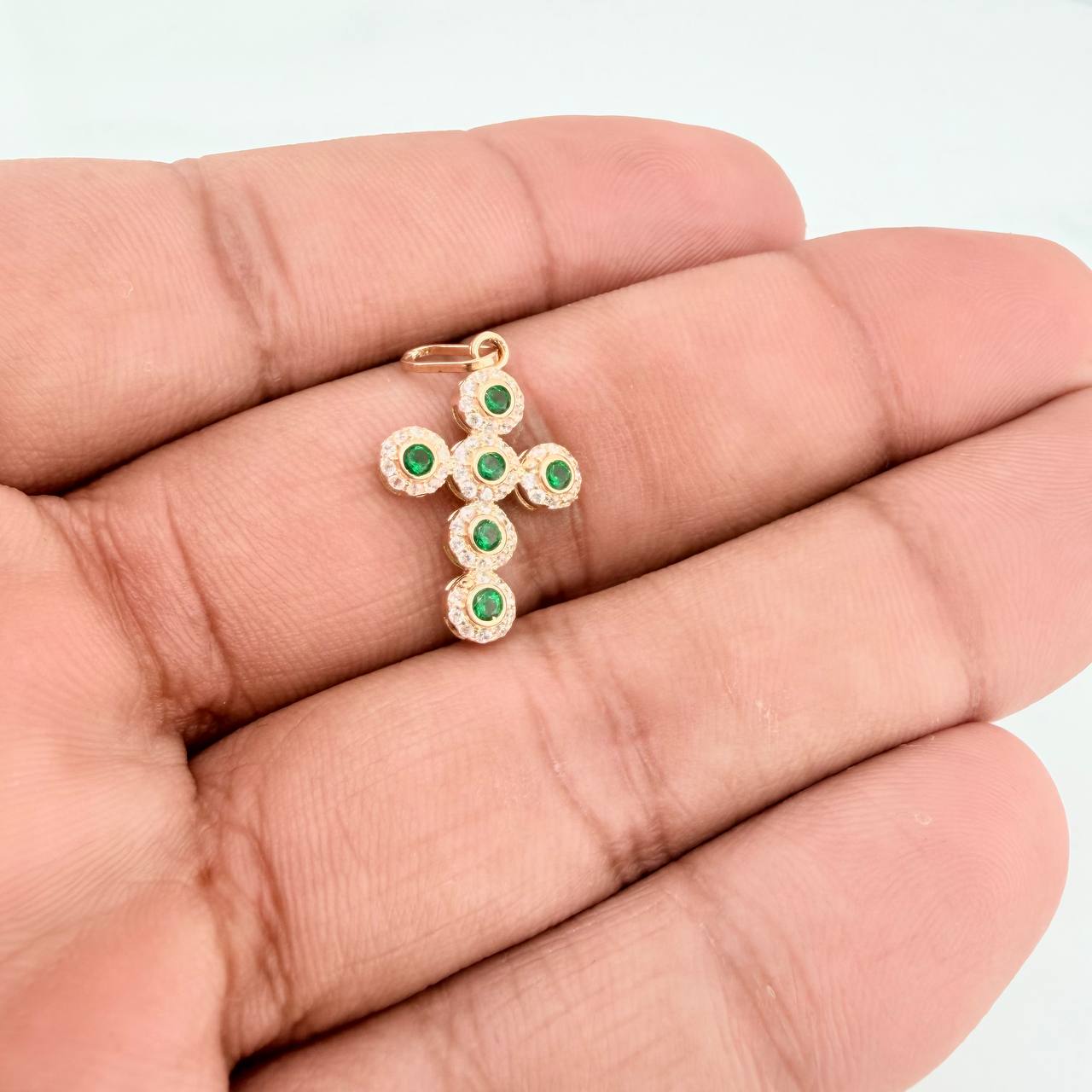 Dije Cruz Tupida 1.4gr / 1 in / Oro Amarillo 18K $